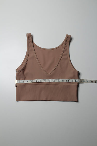 Lululemon ‘power pivot’ tank, no size. Fits like 8 *ribbed