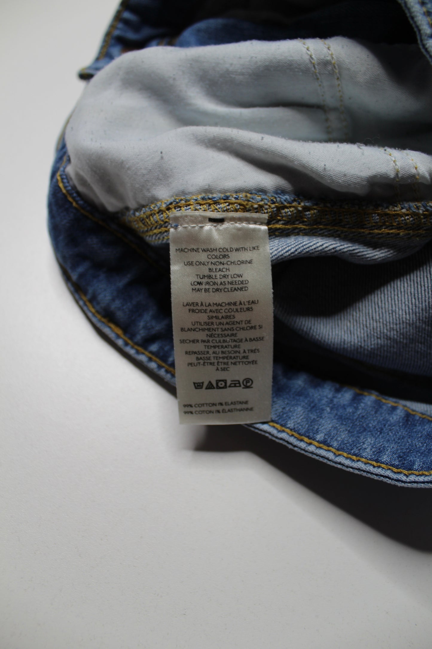 Anthropologie Pilcro wide leg barrel jeans, size 26