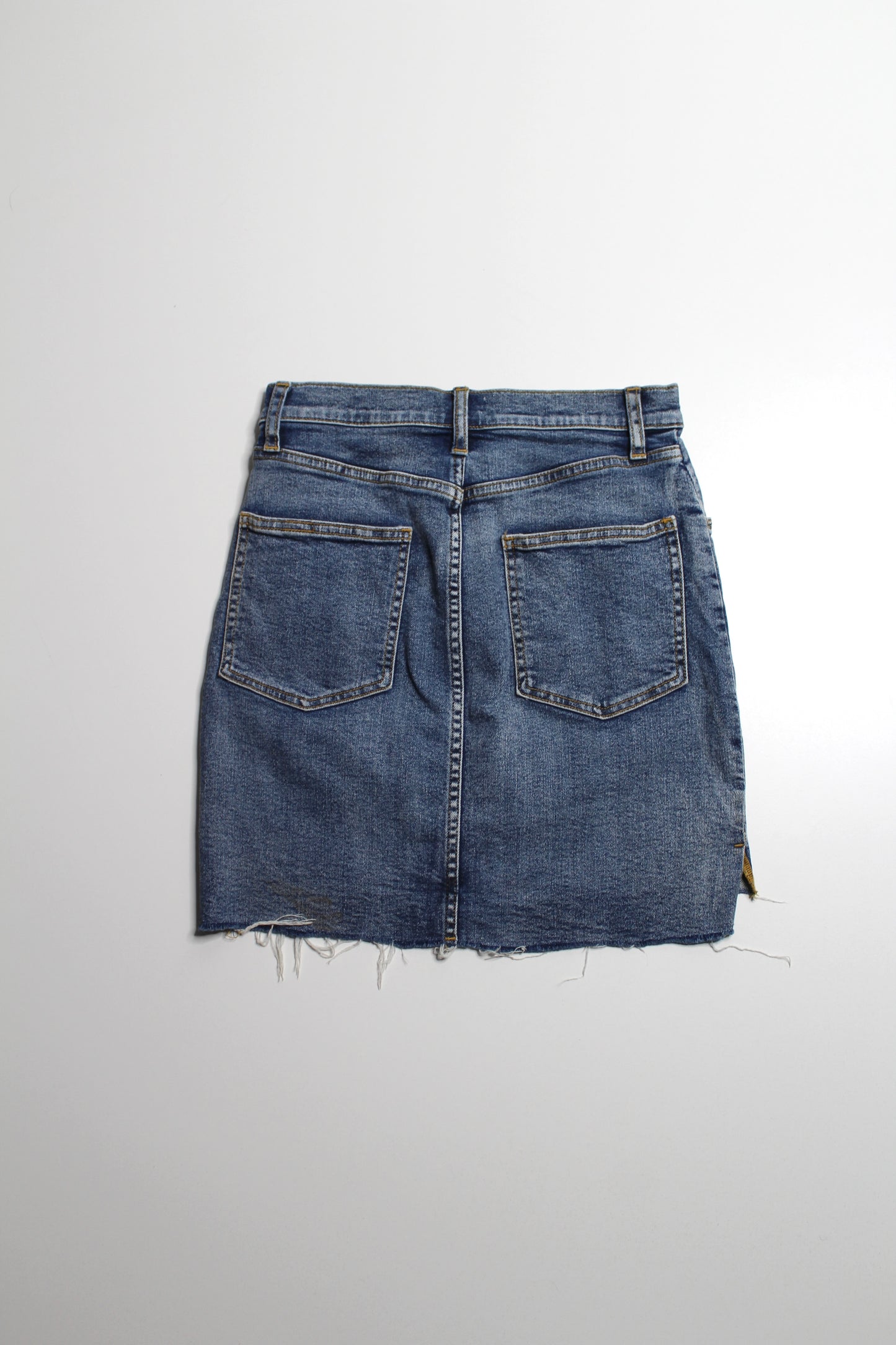 Aritzia Denim Forum jean mini skirt, size 4 (size small)