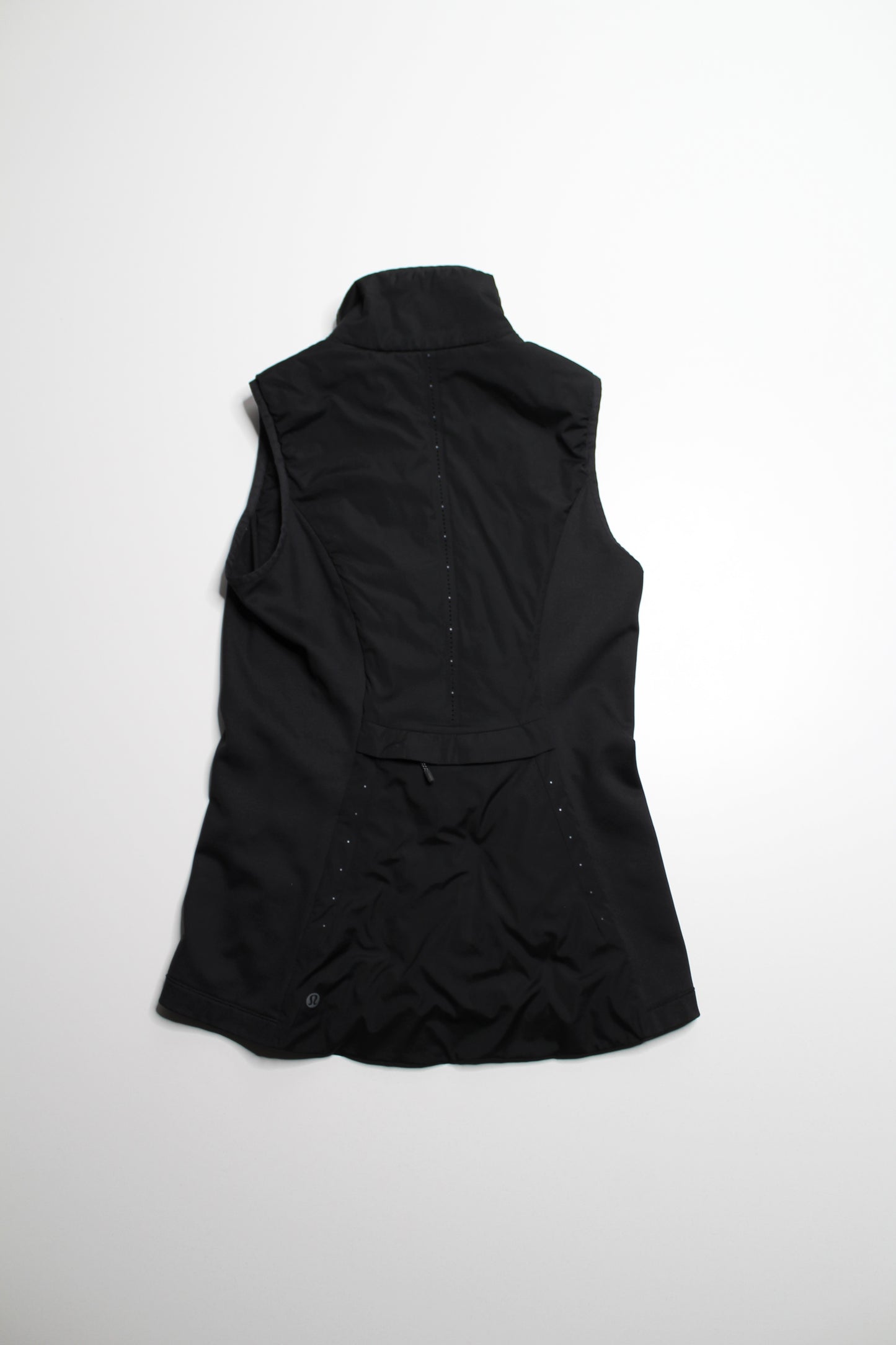 Lululemon black ‘run for cold’ vest, size 4