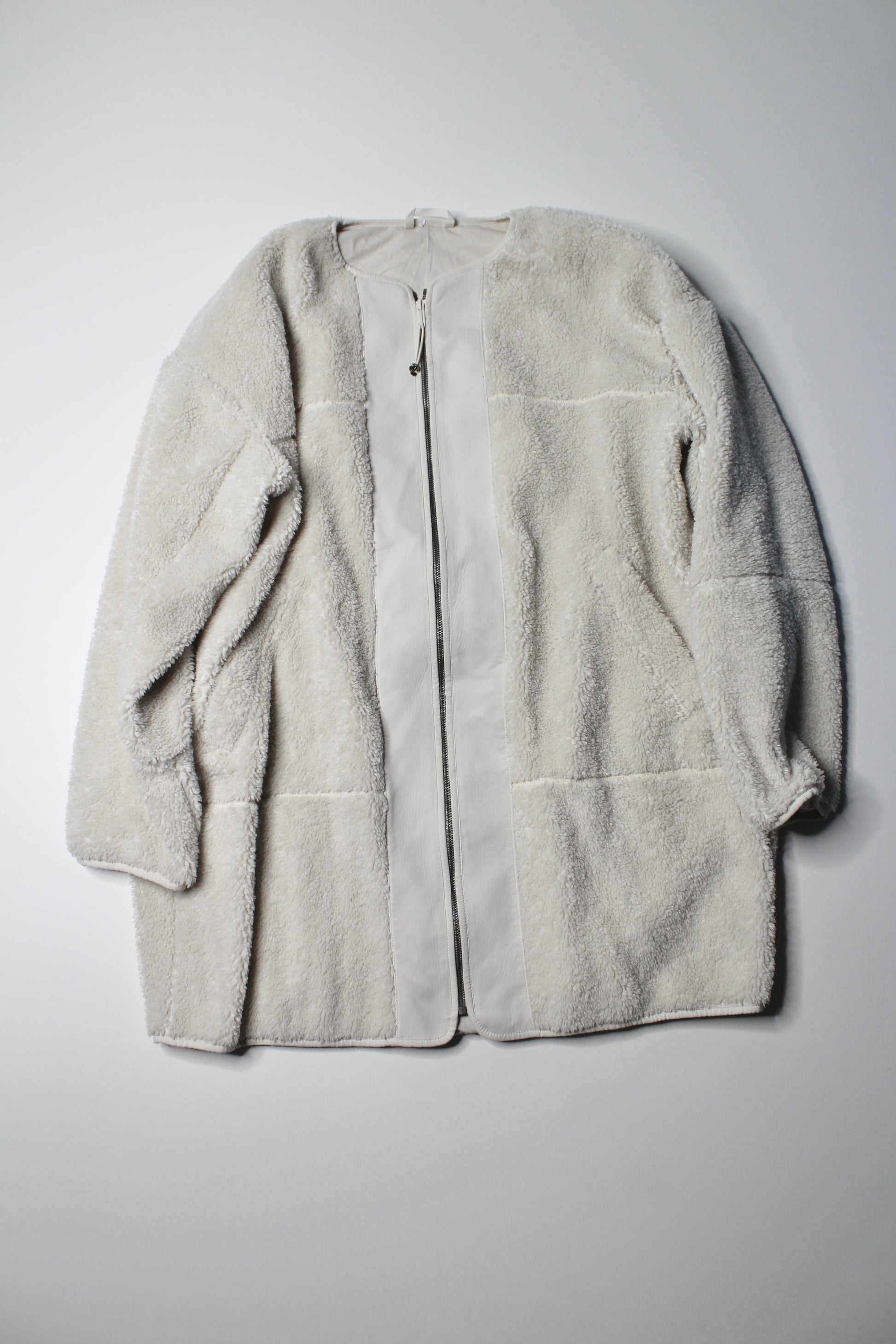 Lululemon white opal ‘textured collarless sherpa fleece full zip’ jacket, size 14
