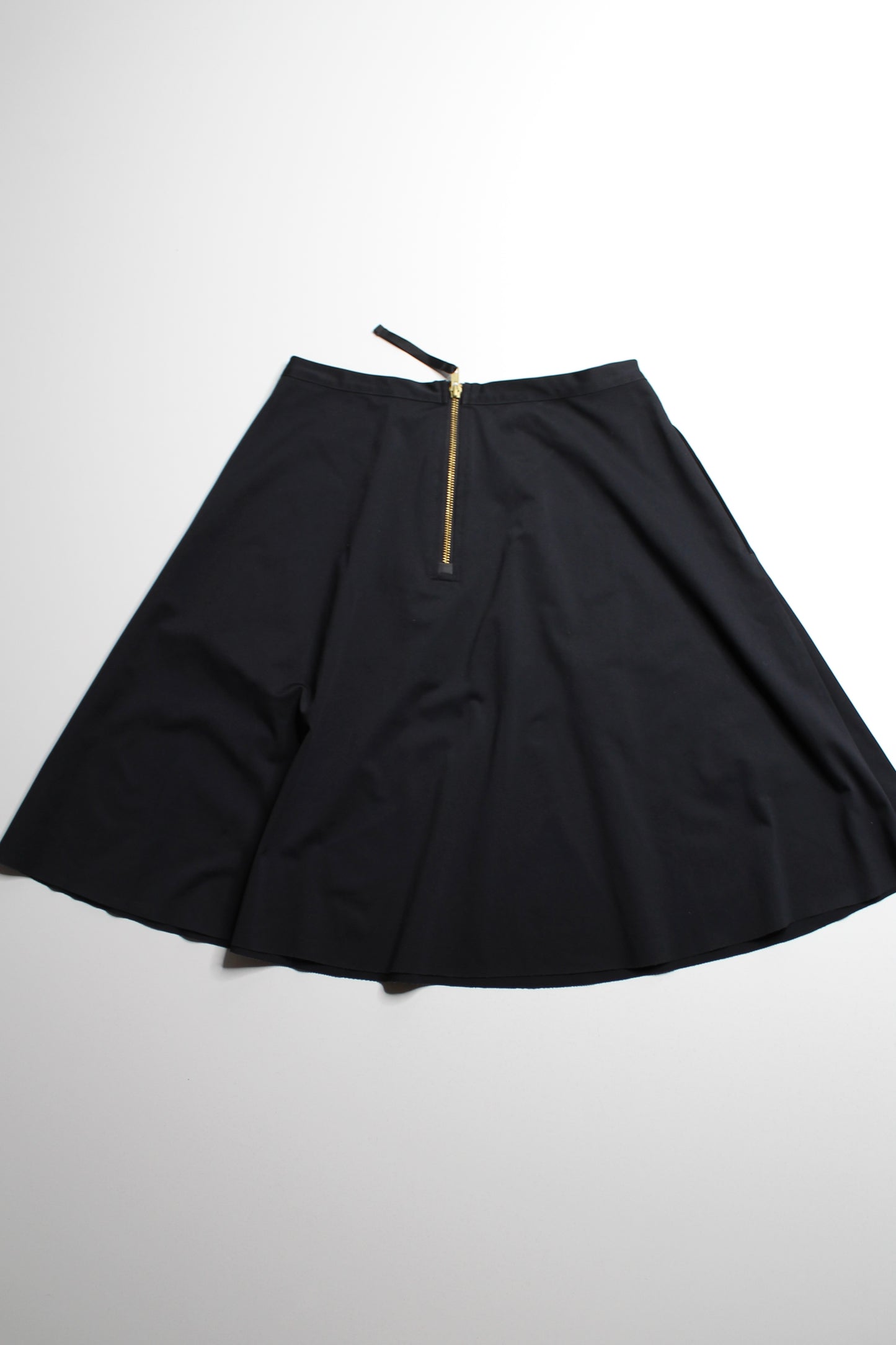 Lululemon black skirt, no size. Fits like medium