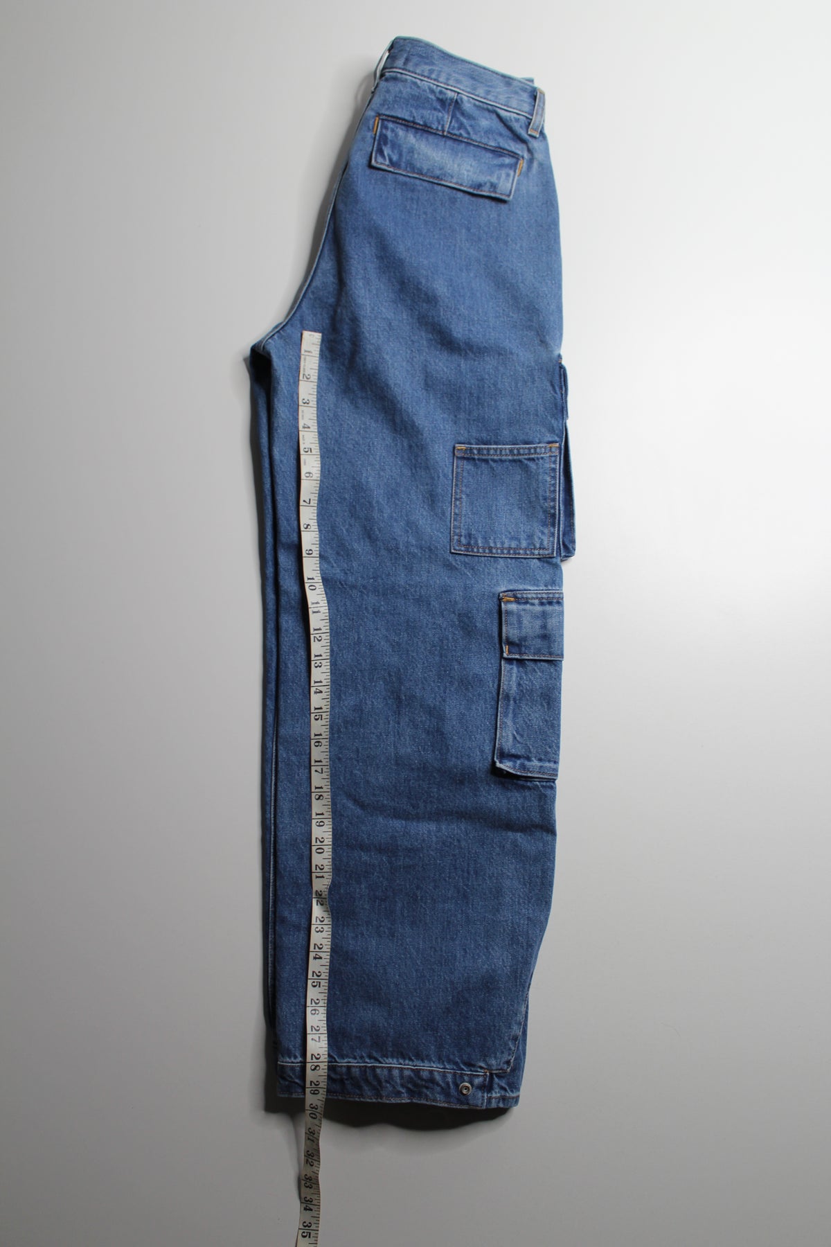 Aritzia Denim Forum '90S Millie hi -Rise cargo jeans. Size 27