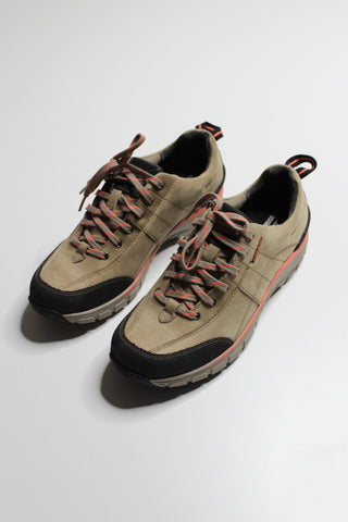 Clarks wave walk trek taupe/pink waterproof sneaker, size 10 *new (price reduced: was $60)