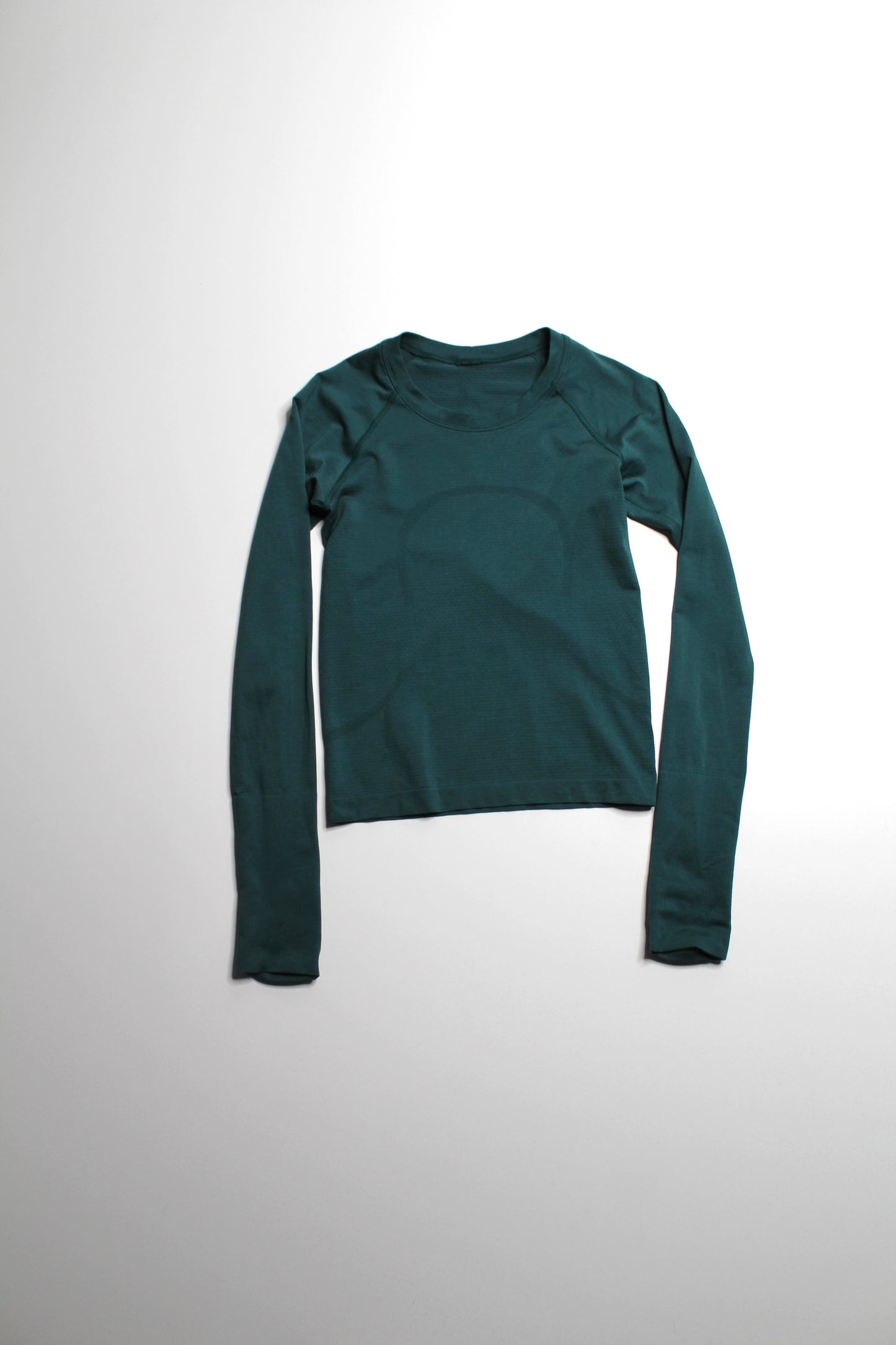 Lululemon green ‘swiftly’ long sleeve, size 2 *waist length