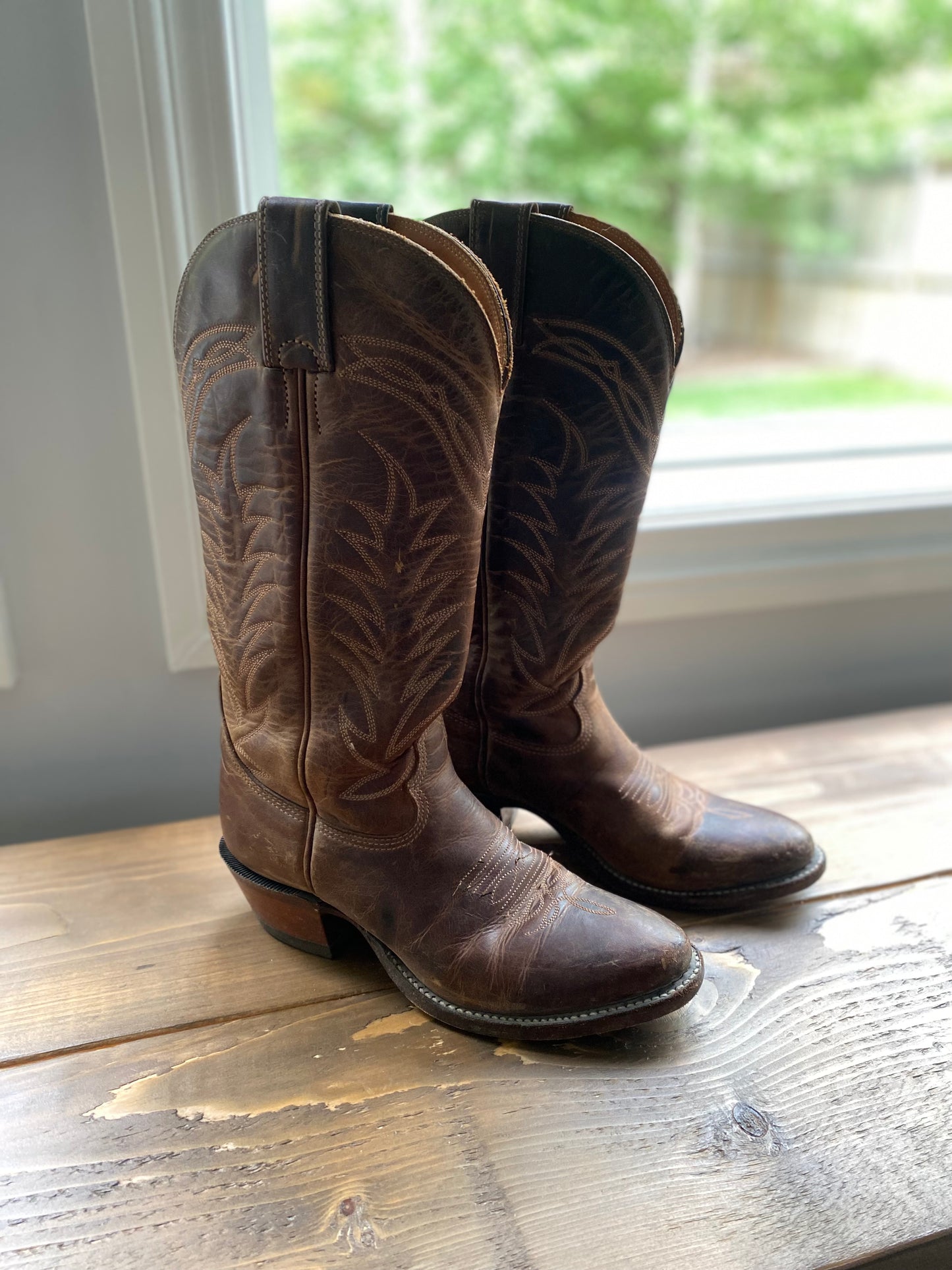 Alberta Boot Company womens cowboy boots, size 6