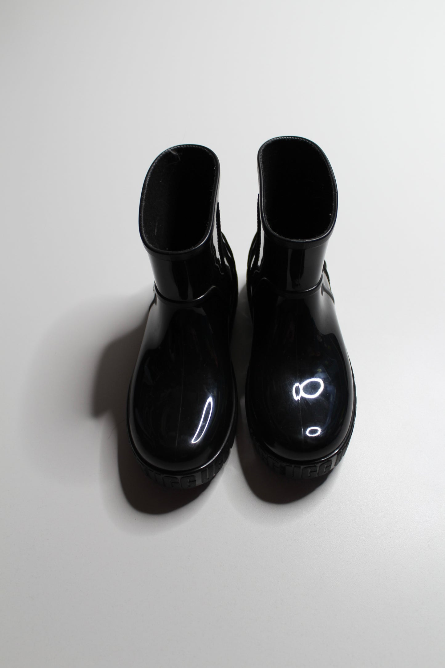 UGG black ‘drizlita’ rain boot, size 6