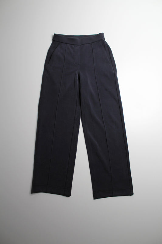 Lululemon dark grey ‘softstreme pintuck mid-rise pant *Regular, size 2