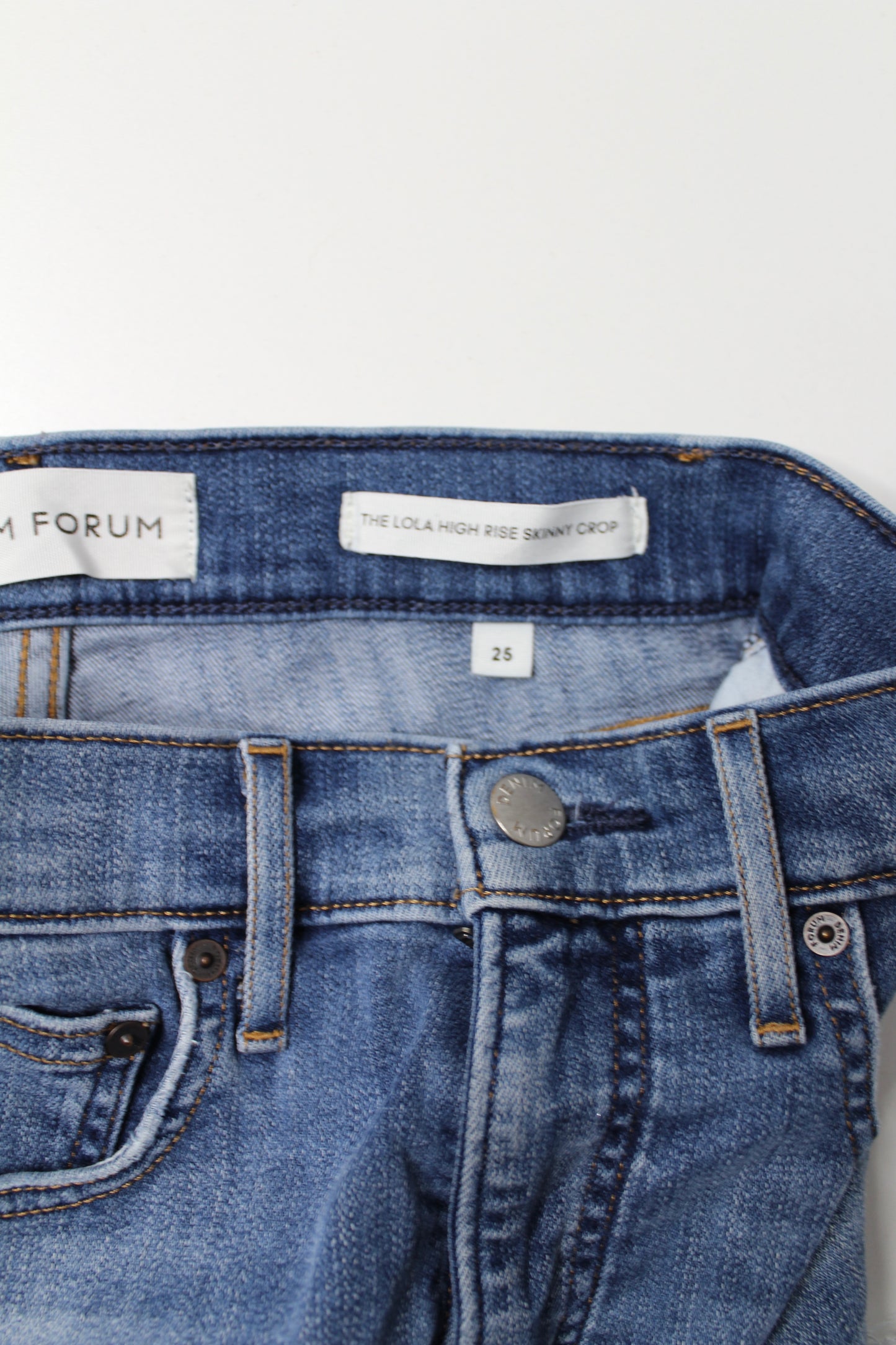 Aritzia Denim Forum ‘Lola high rise skinny crop’ jeans, size 25