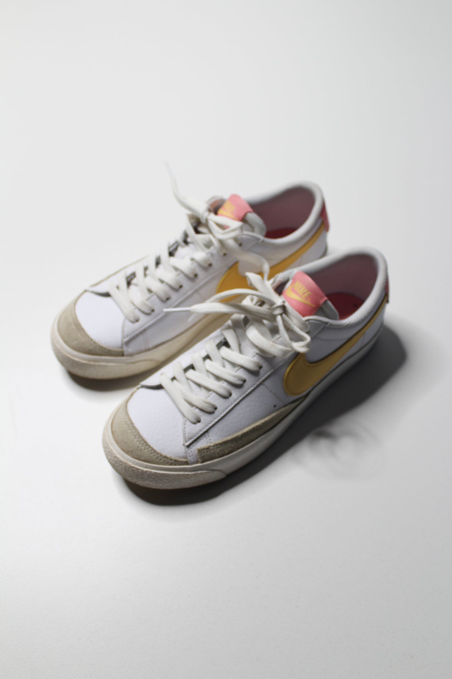 Nike low top sneaker, size 7 youth (fit like 8)