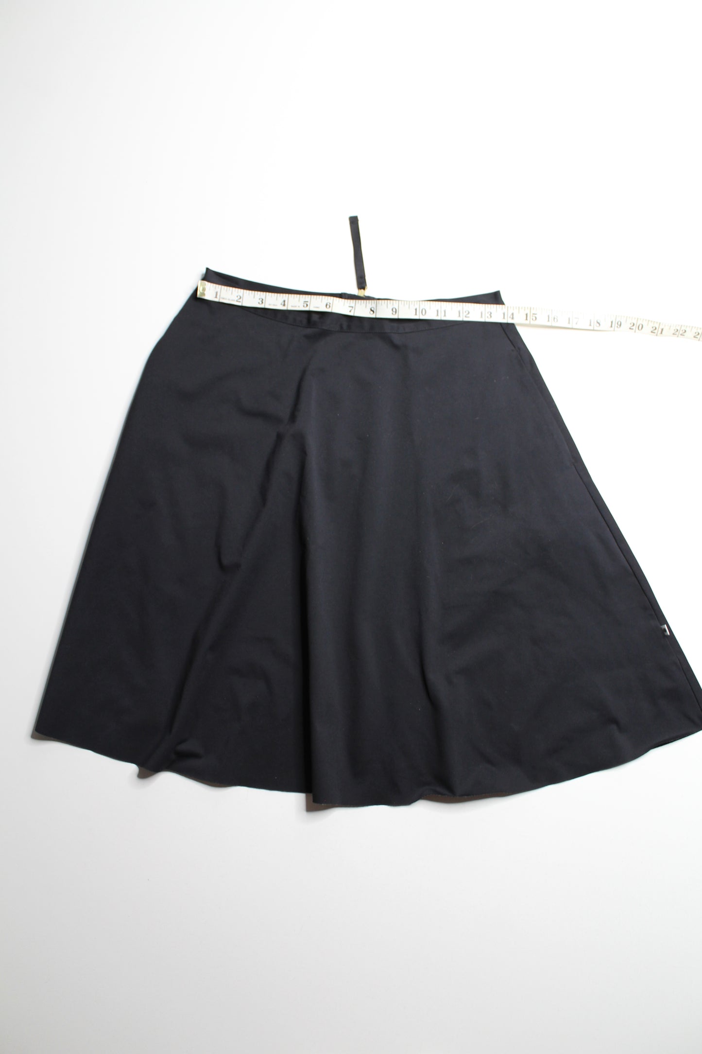 Lululemon black skirt, no size. Fits like medium