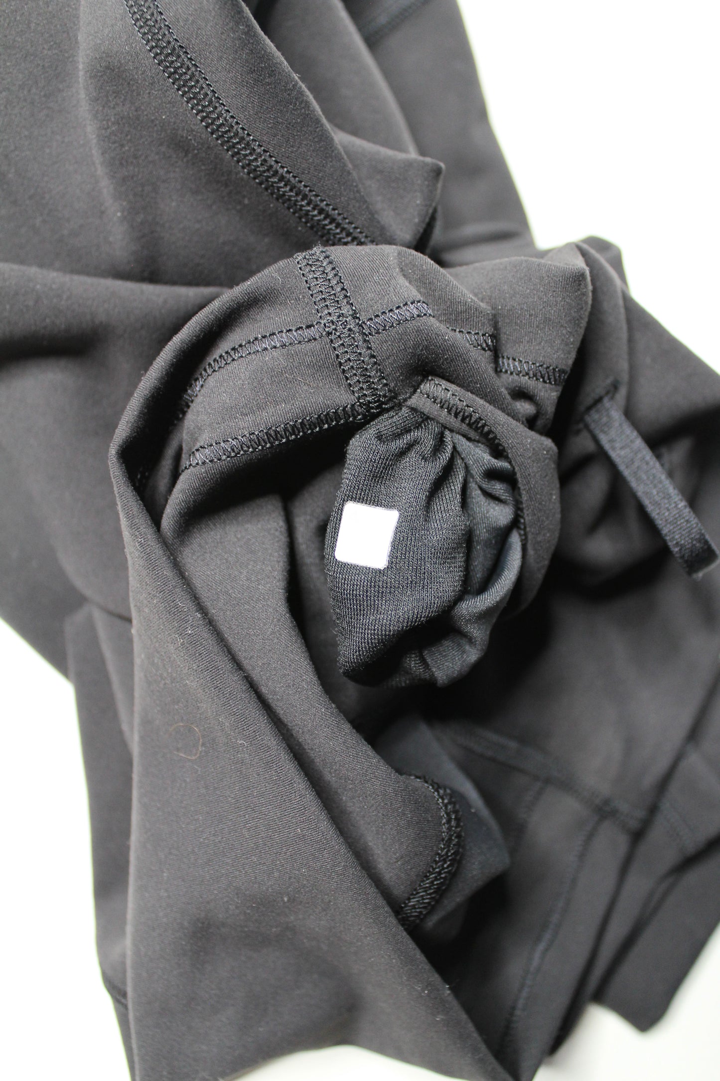 Lululemon black ‘wunder train’ tight, size 4 (28")