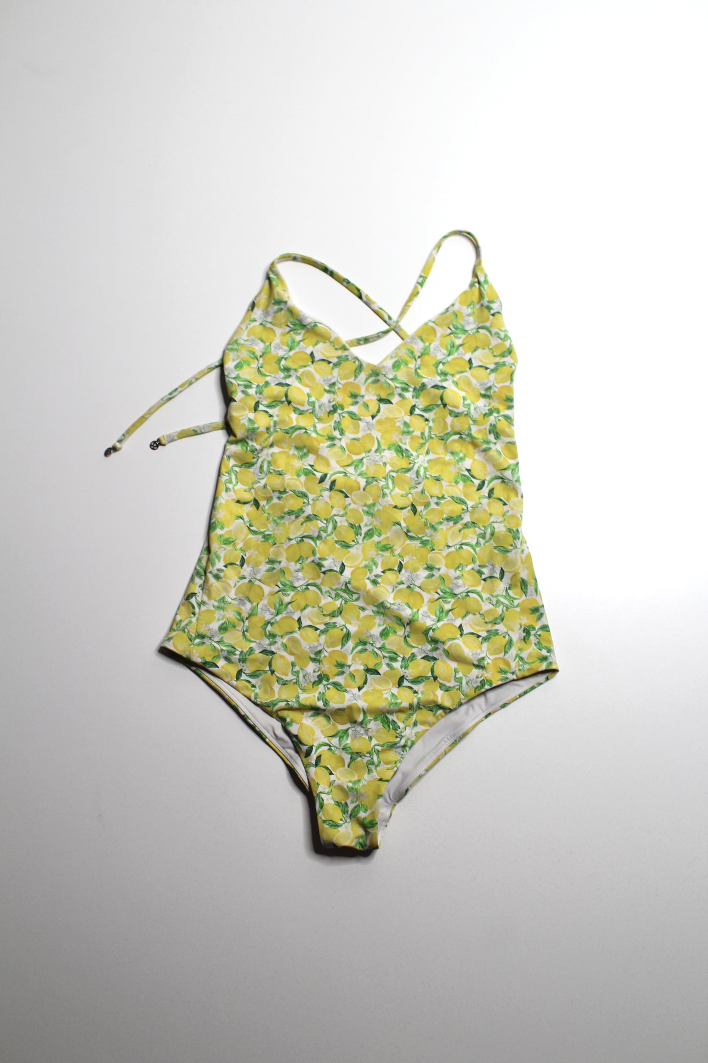 Lululemon yellow/lemons ‘weave the waves’ one piece swimsuit, no size. Fits between 6/8
