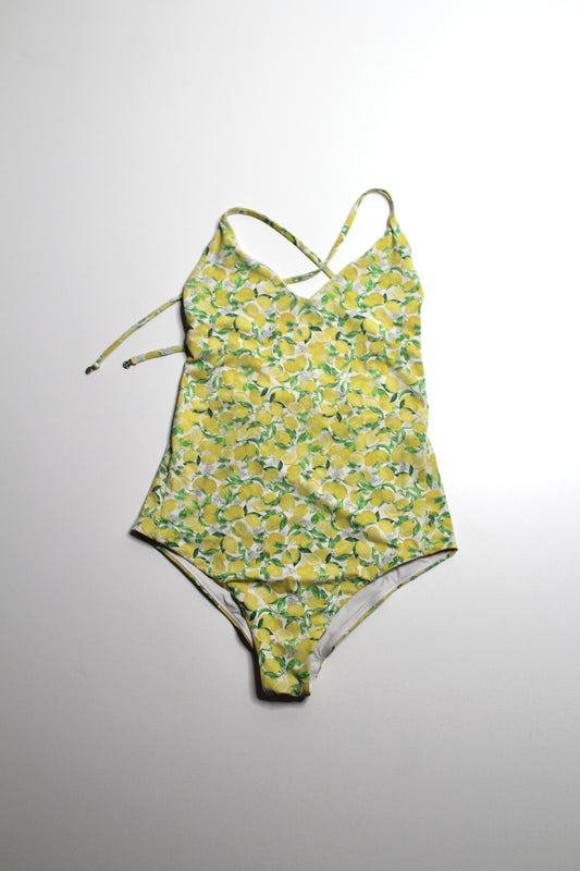 Lululemon yellow/lemons ‘weave the waves’ one piece swimsuit, no size. Fits between 6/8