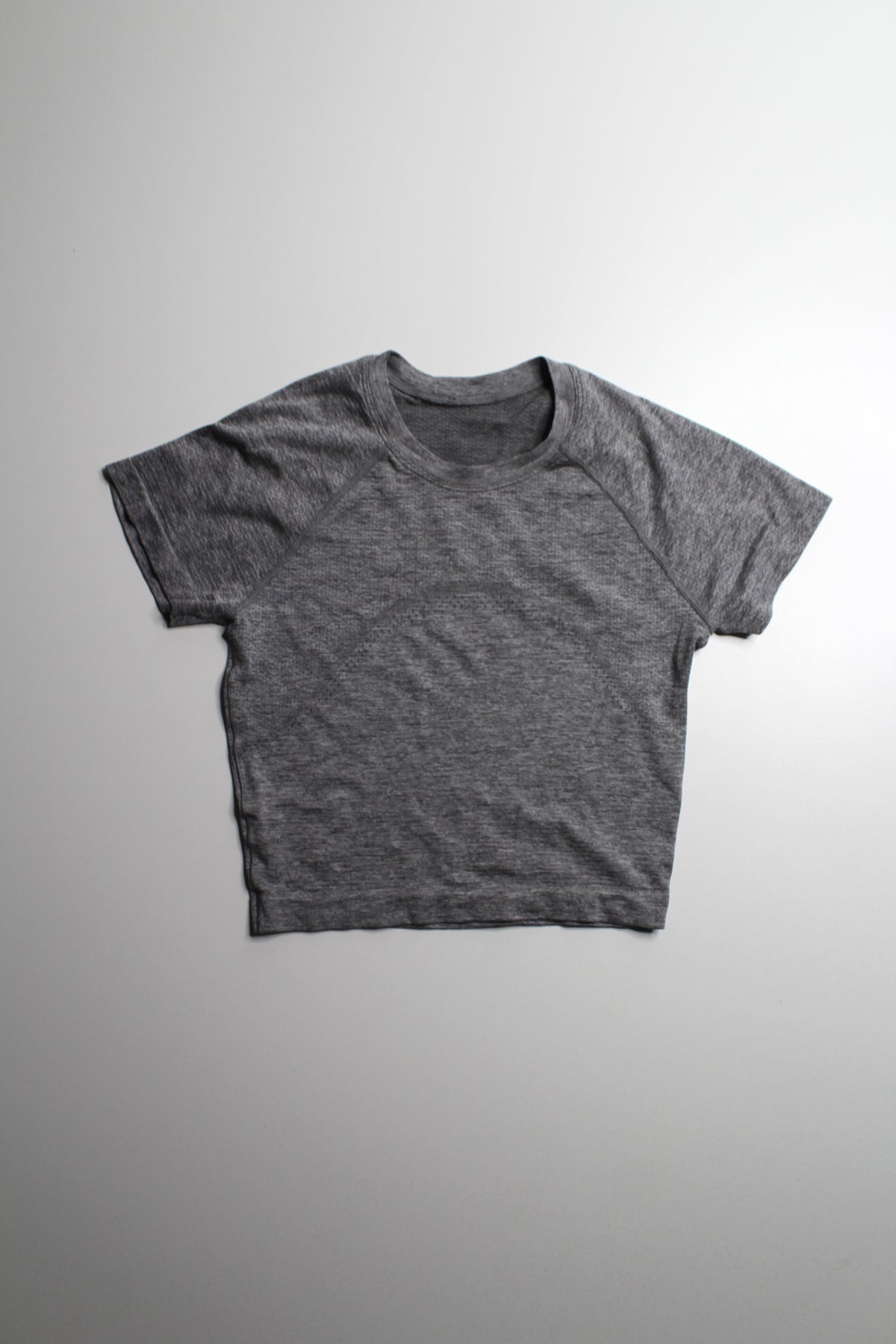 Lululemon grey cropped swiftly short sleeve, size 4
