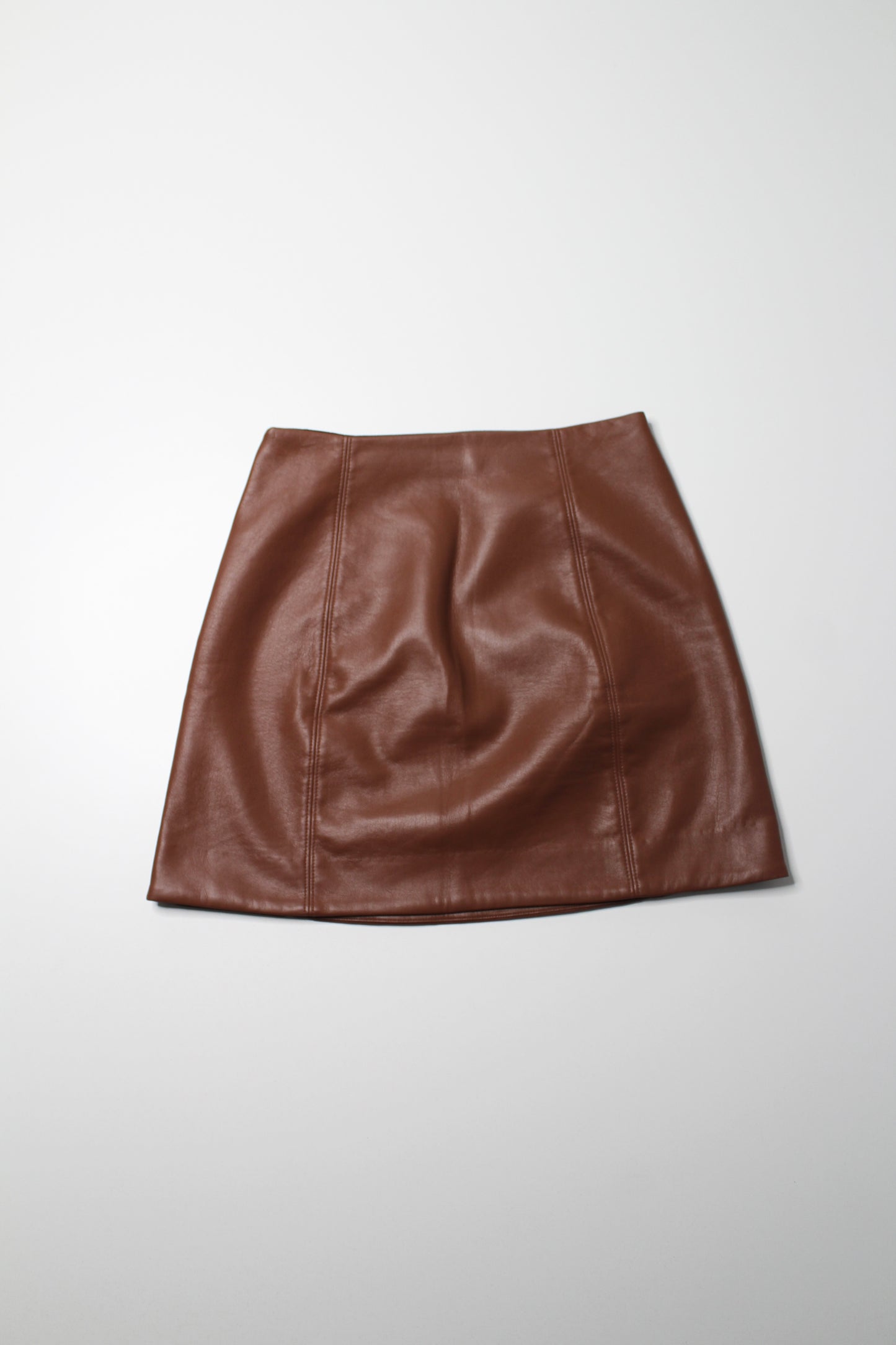 Aritzia Wilfred toffee faux leather mini skirt, size 2