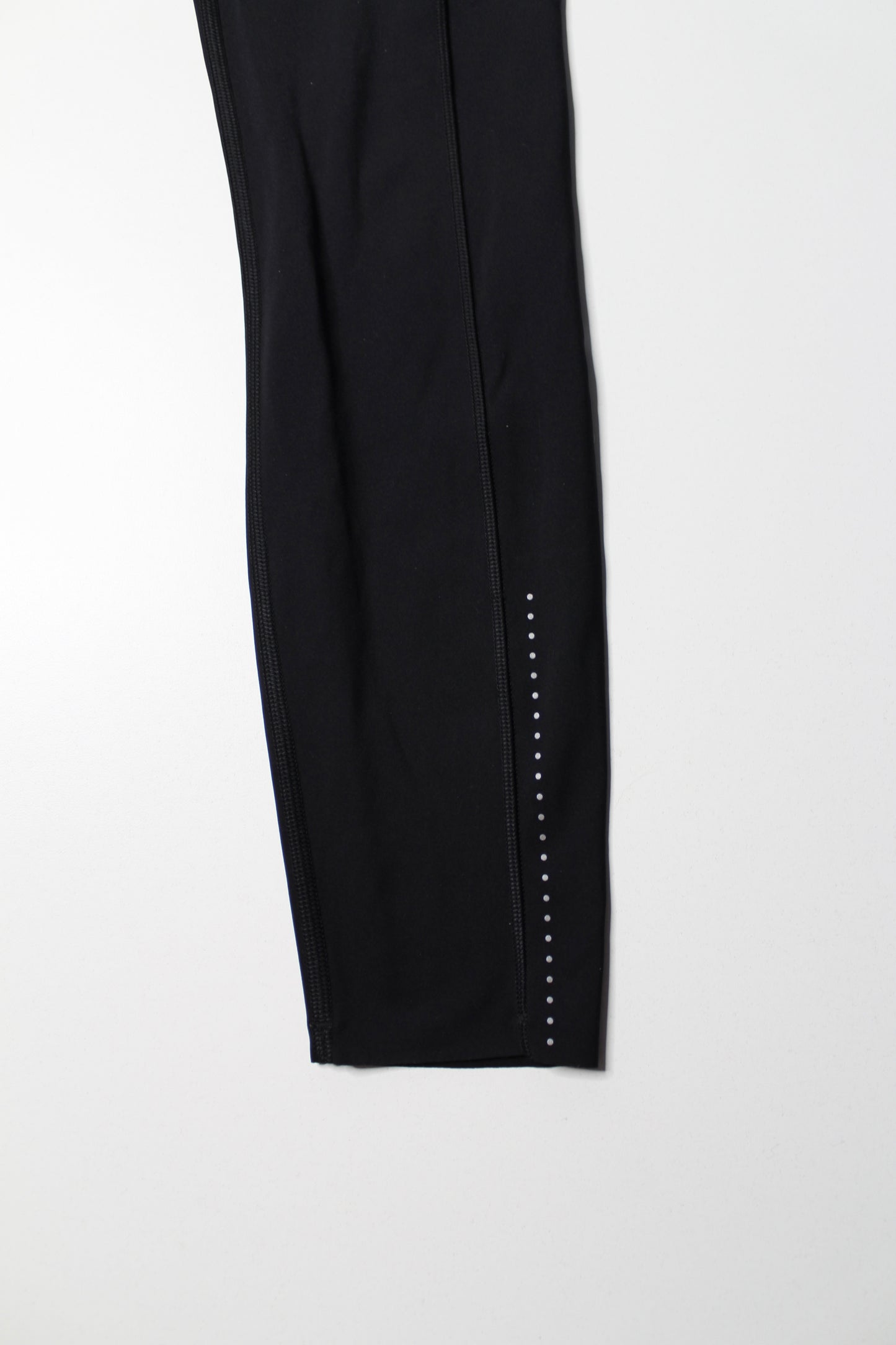 Lululemon black ‘fast and free’ tight, size 4 (25) * reflective (sale: was $58)