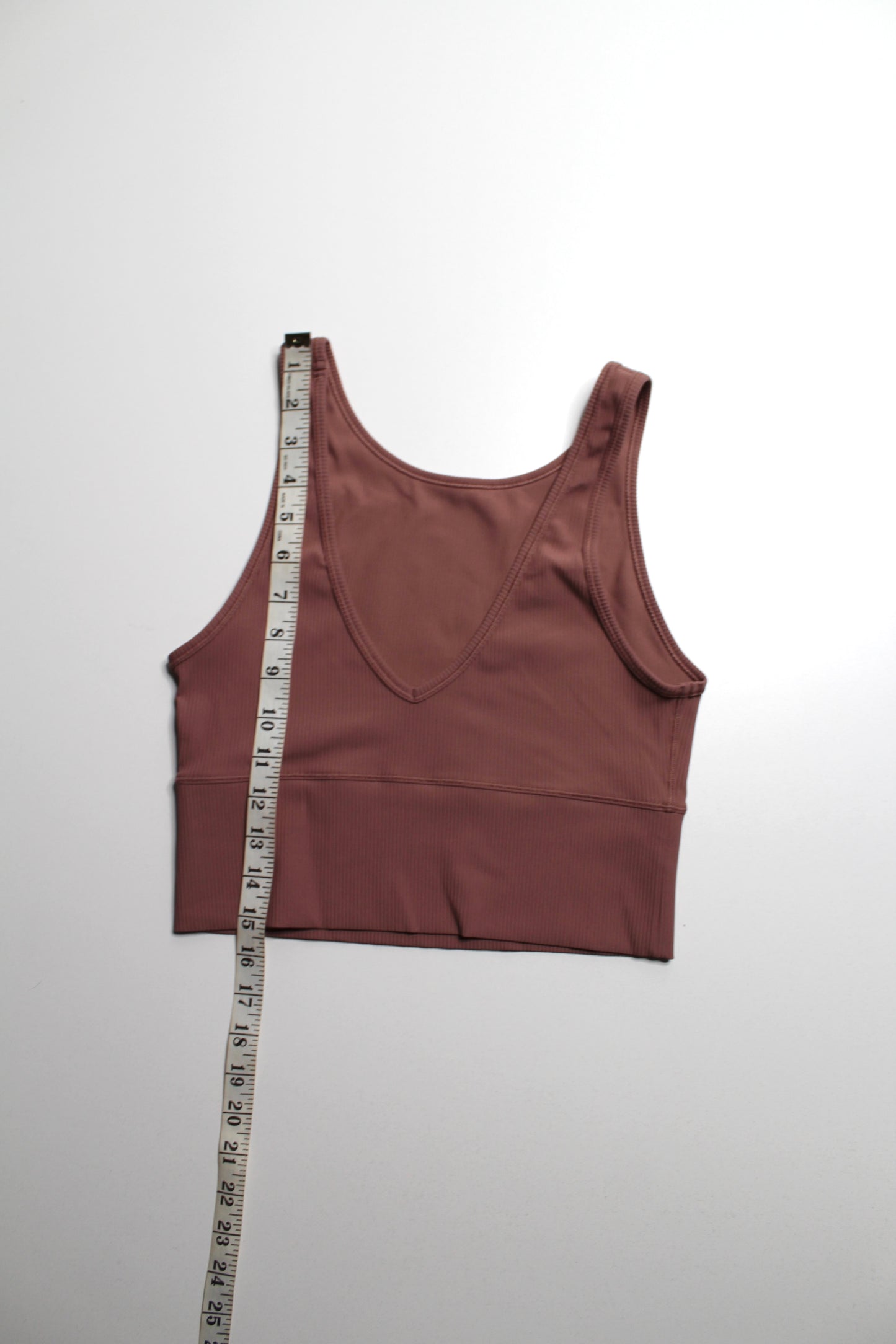 Lululemon ‘power pivot’ tank, no size. Fits like 6