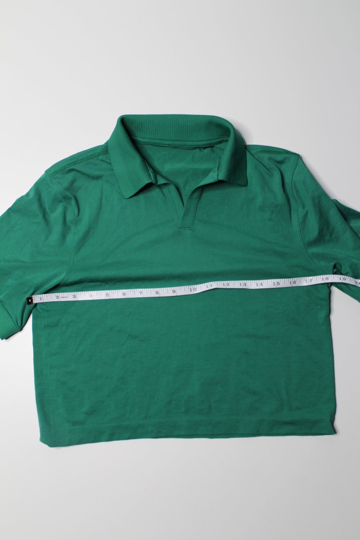Lululemon cascadia ‘swiftly tech polo’ short sleeve, size 6
