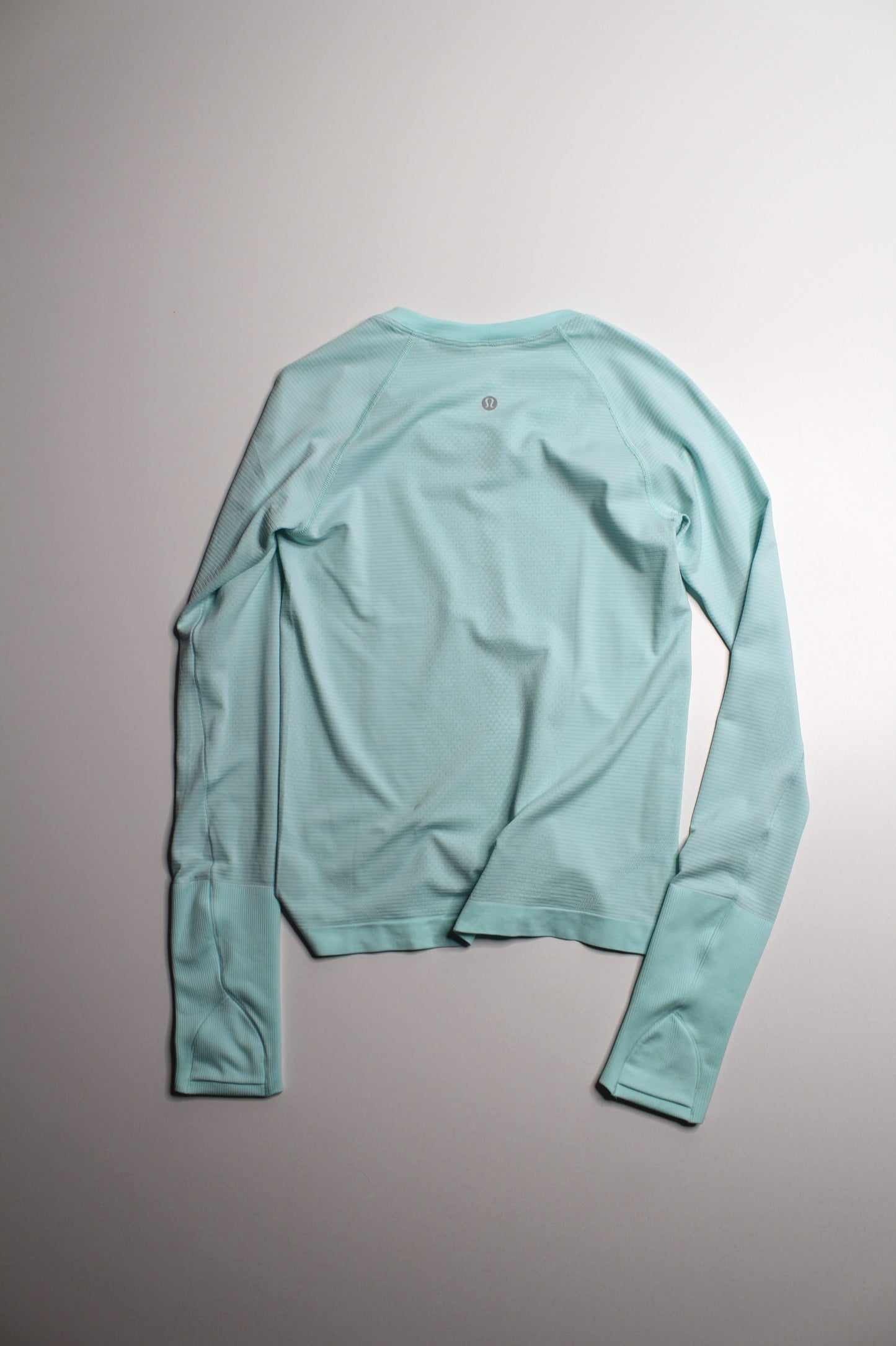 Lululemon ‘swiftly tech’ long sleeve, size 4 *waist length