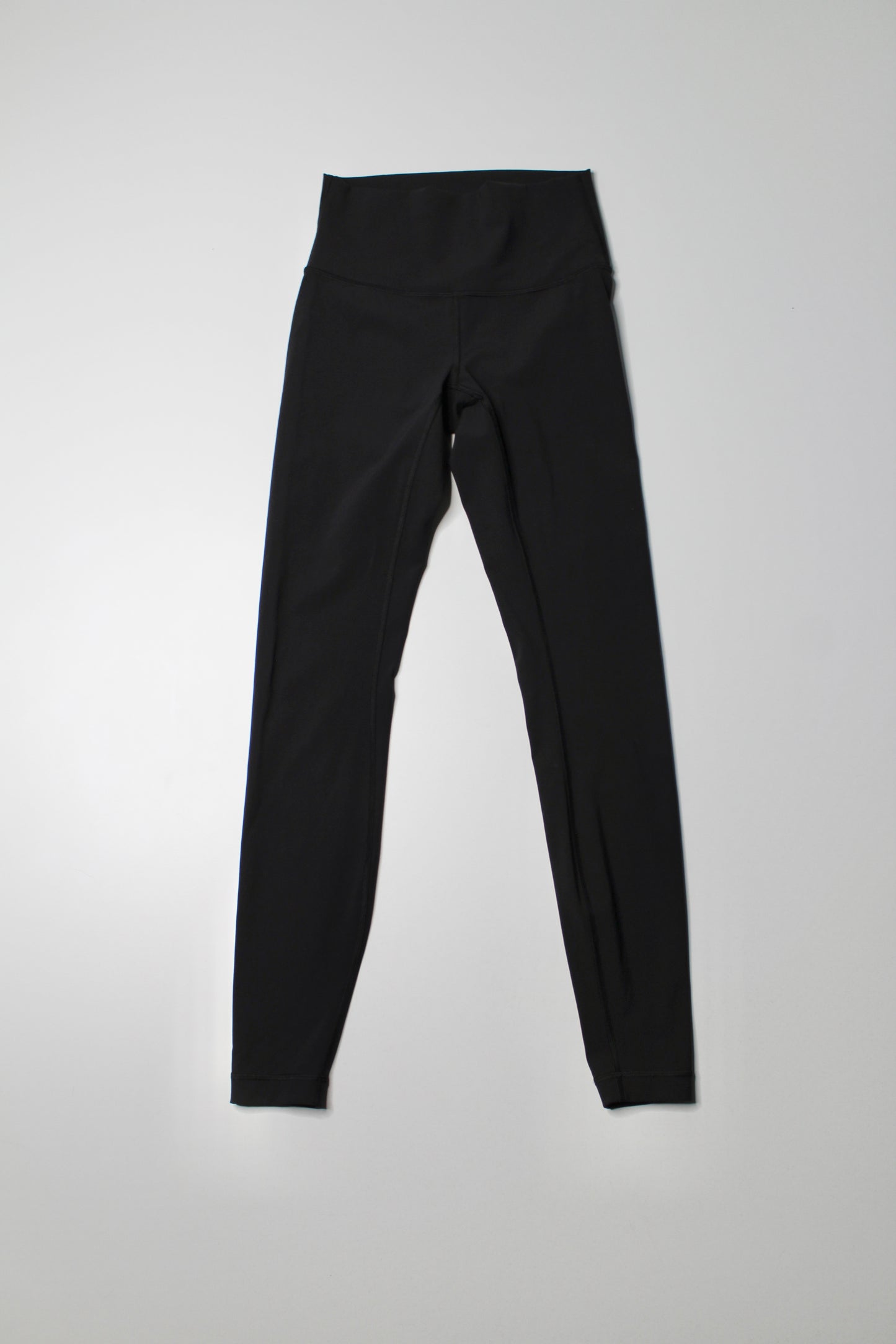 Lululemon black ‘wunder under’ high rise legging, size 4 (28”) *full on luxtreme