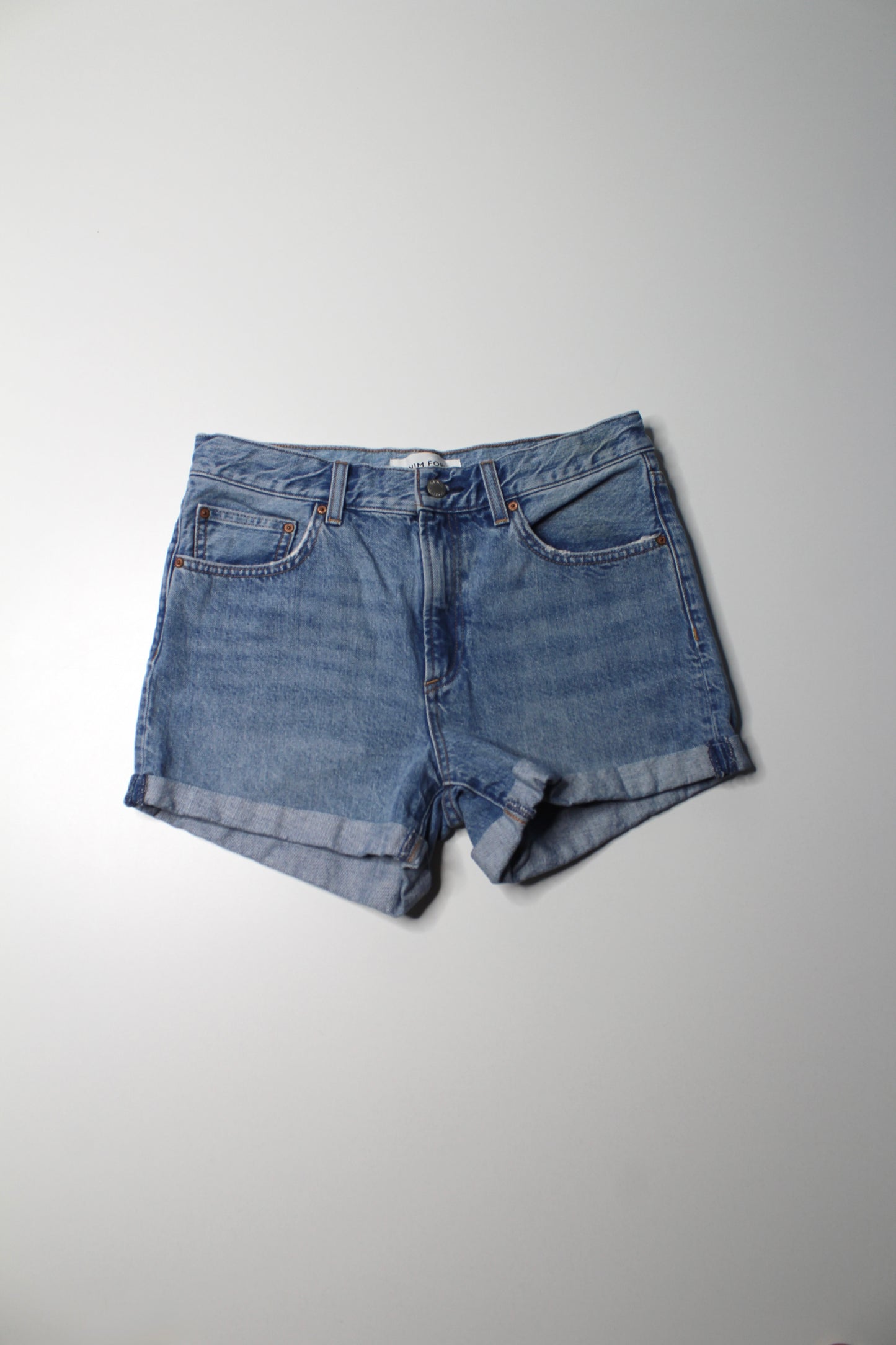 Aritzia Denim Forum ‘90s a line hi-rise’ jean shorts, size 28