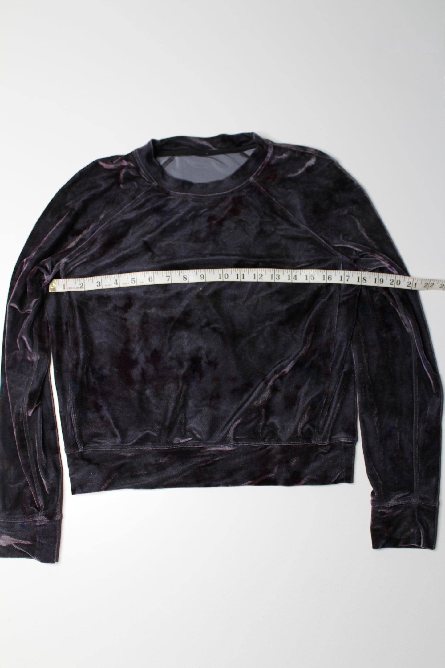 Lululemon interstellar dark grey multi ‘velour warm down crew’ sweater, no size. Fits like 6 (sale: was $58)