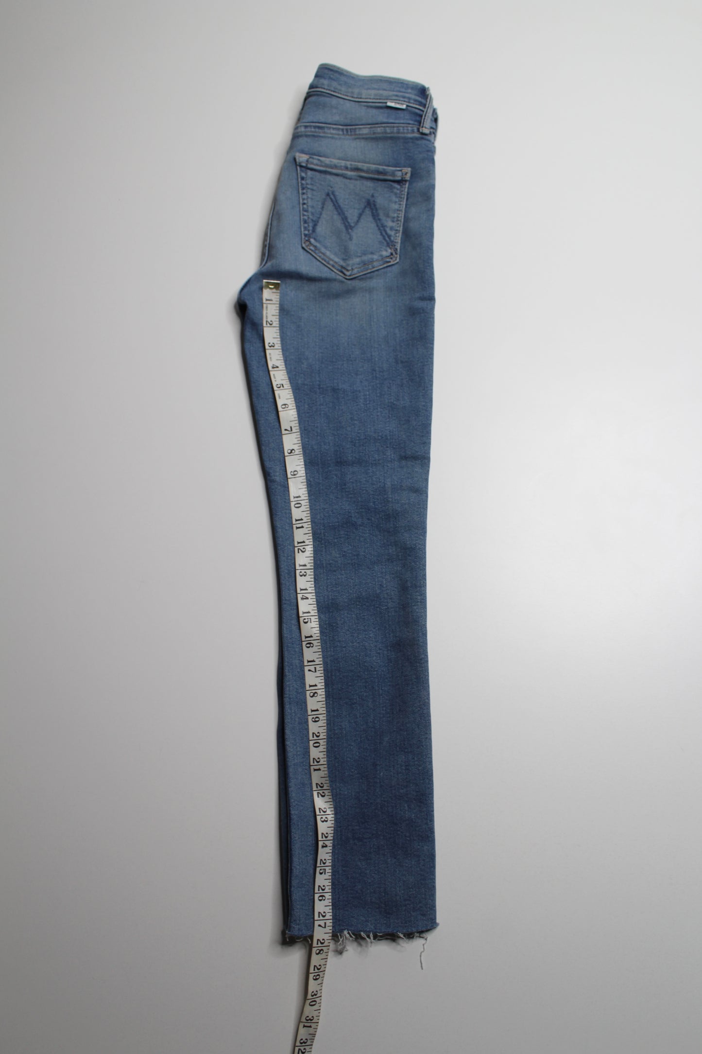 Mother riding the cliffside midrise ‘dazzler ankle fray’ jeans, size 24 (fit like 25)
