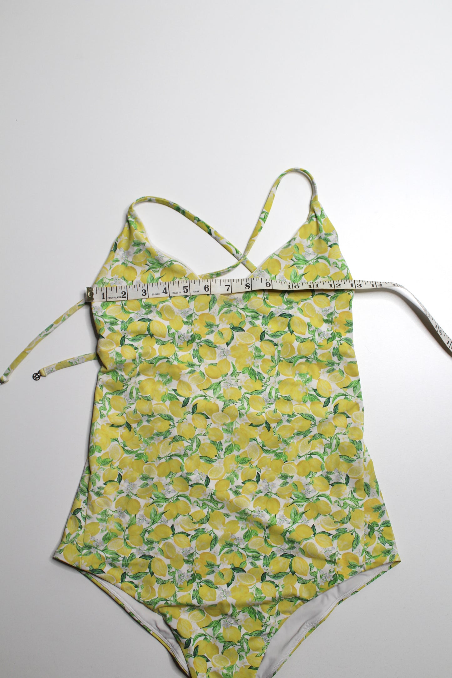 Lululemon yellow/lemons ‘weave the waves’ one piece swimsuit, no size. Fits between 6/8