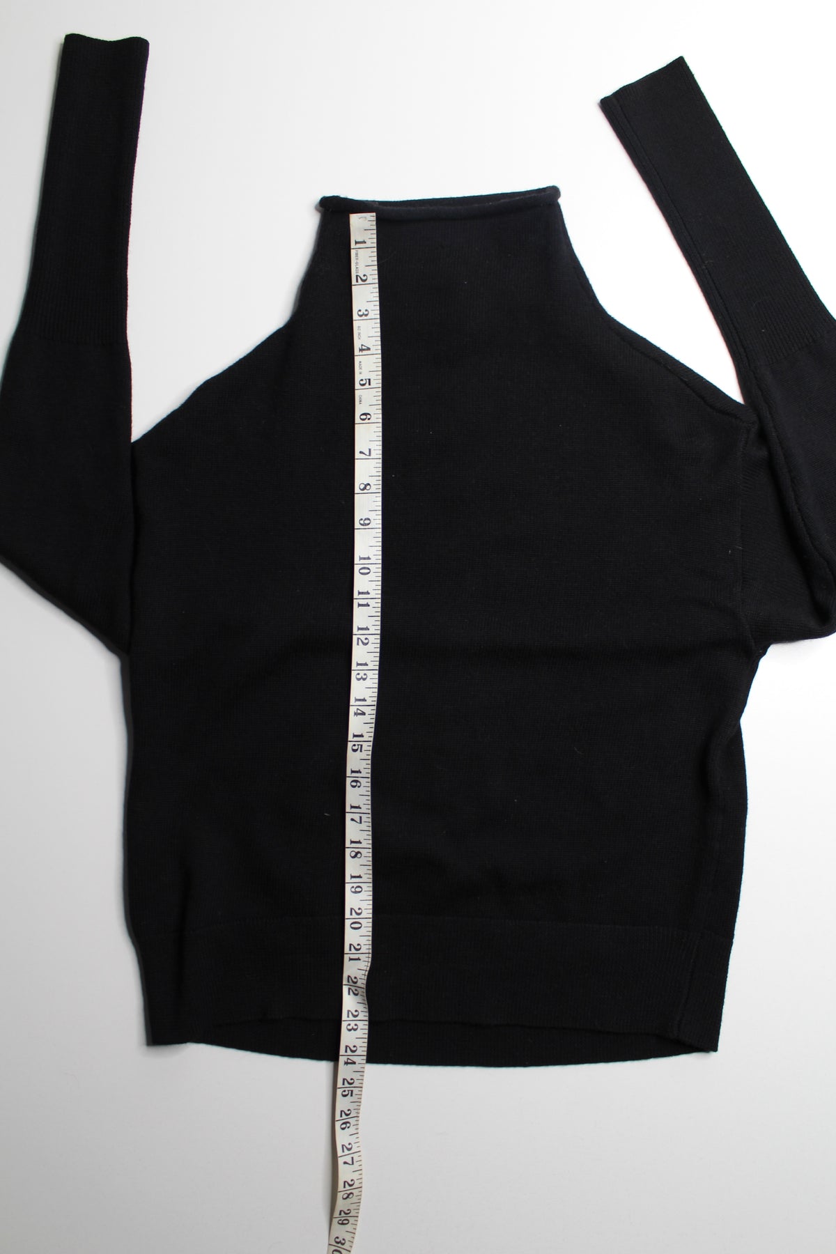 Aritzia Wilfred black merino wool mock neck sweater, size xs (loose fit)