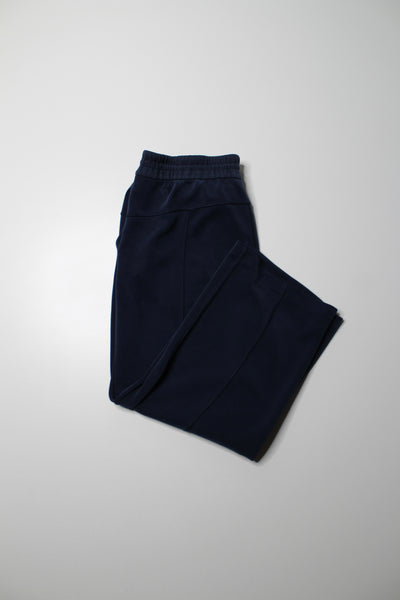 Lululemon true navy ‘softstreme high rise straight leg’ crop pant, size 10