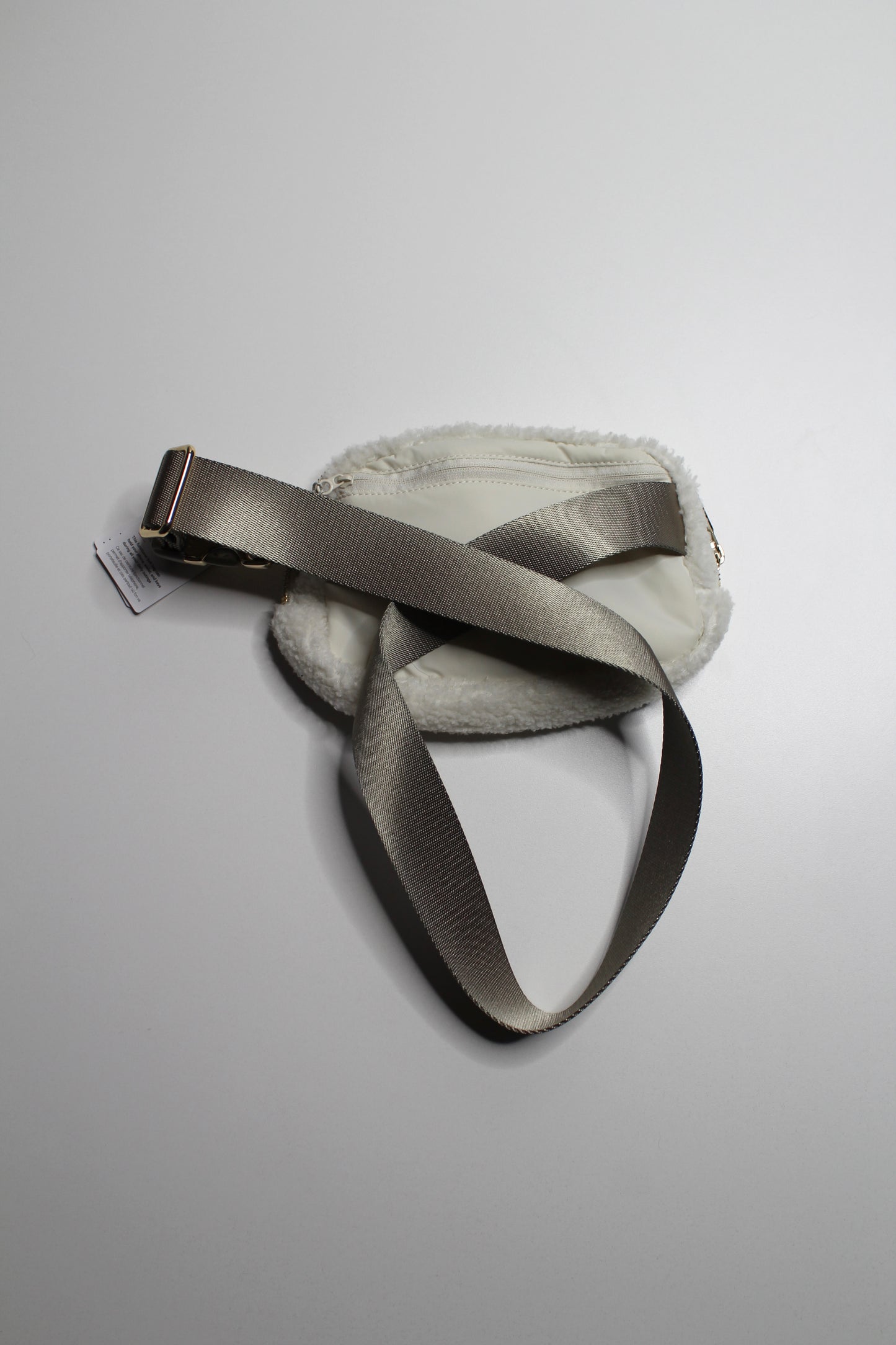 Lululemon light ivory 'everywhere fleece' belt bag *1L *new with tags