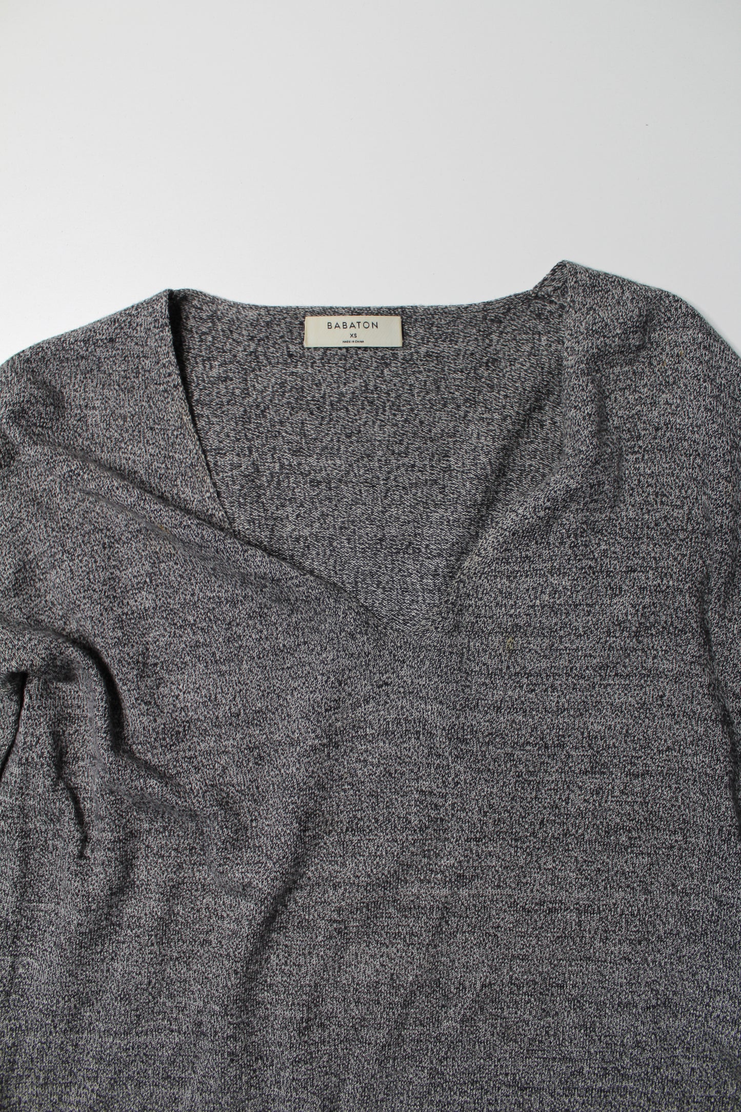 Aritzia babaton v neck ‘Erin’ long sleeve, size xs (oversized fit)