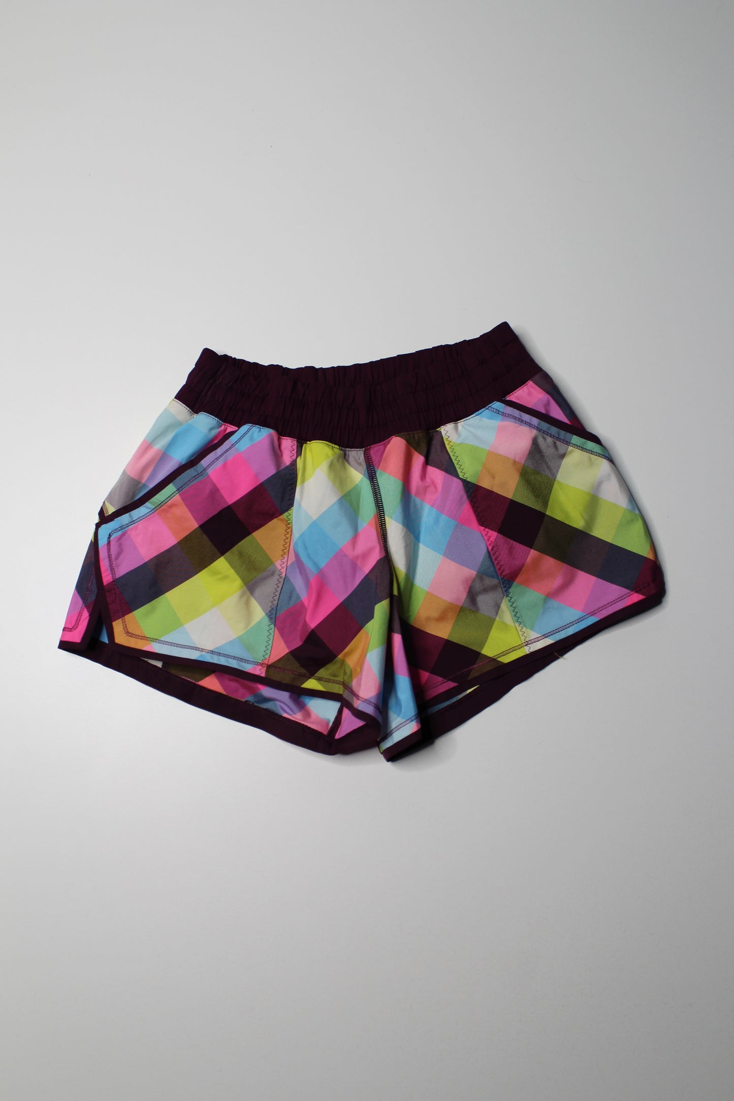 Lululemon sea check multi / plum ‘shake & break’ shorts, size 6