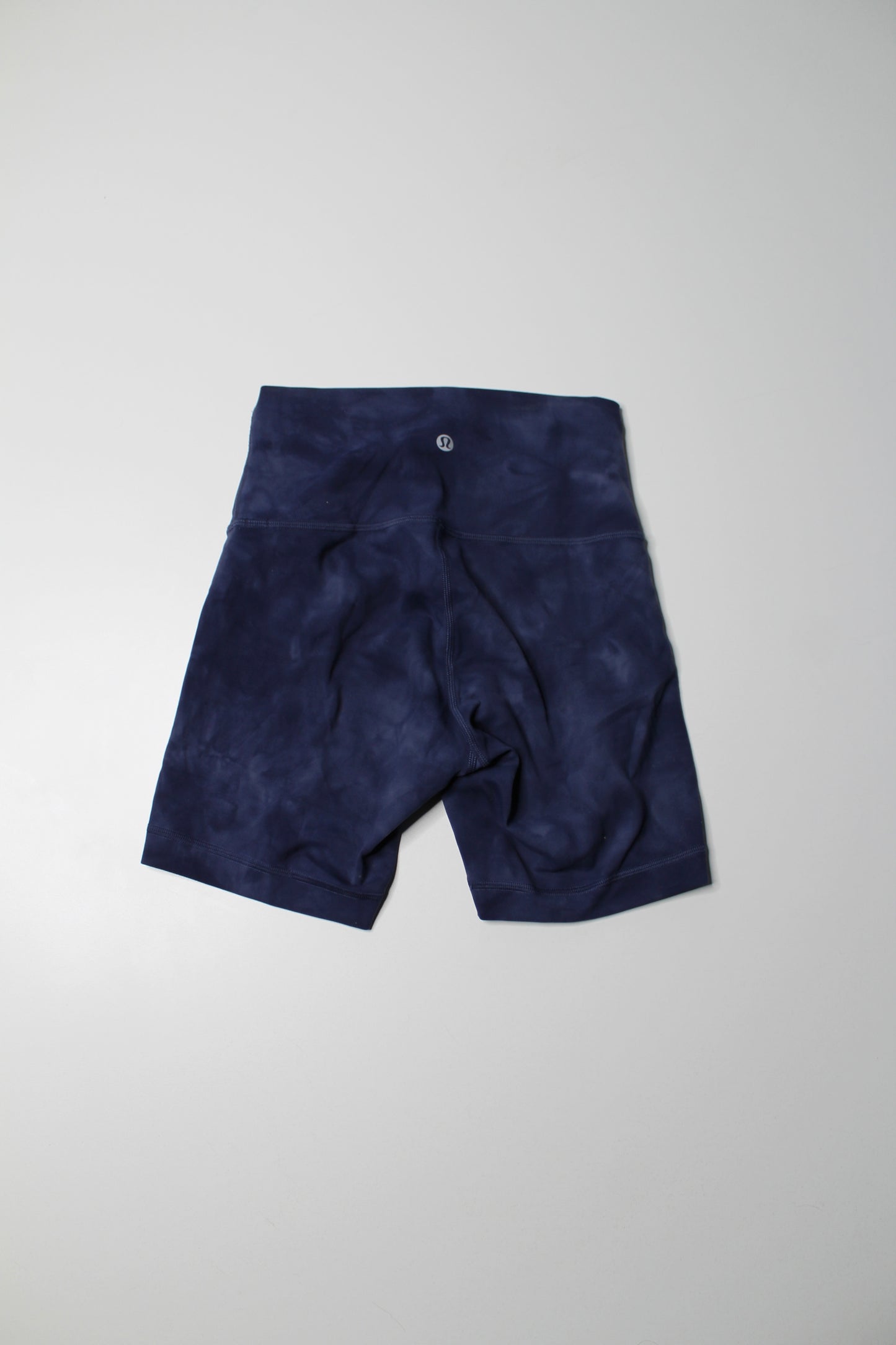 Lululemon diamond dye shade naval blue ‘wunder train’ shorts, size 4 (6”)