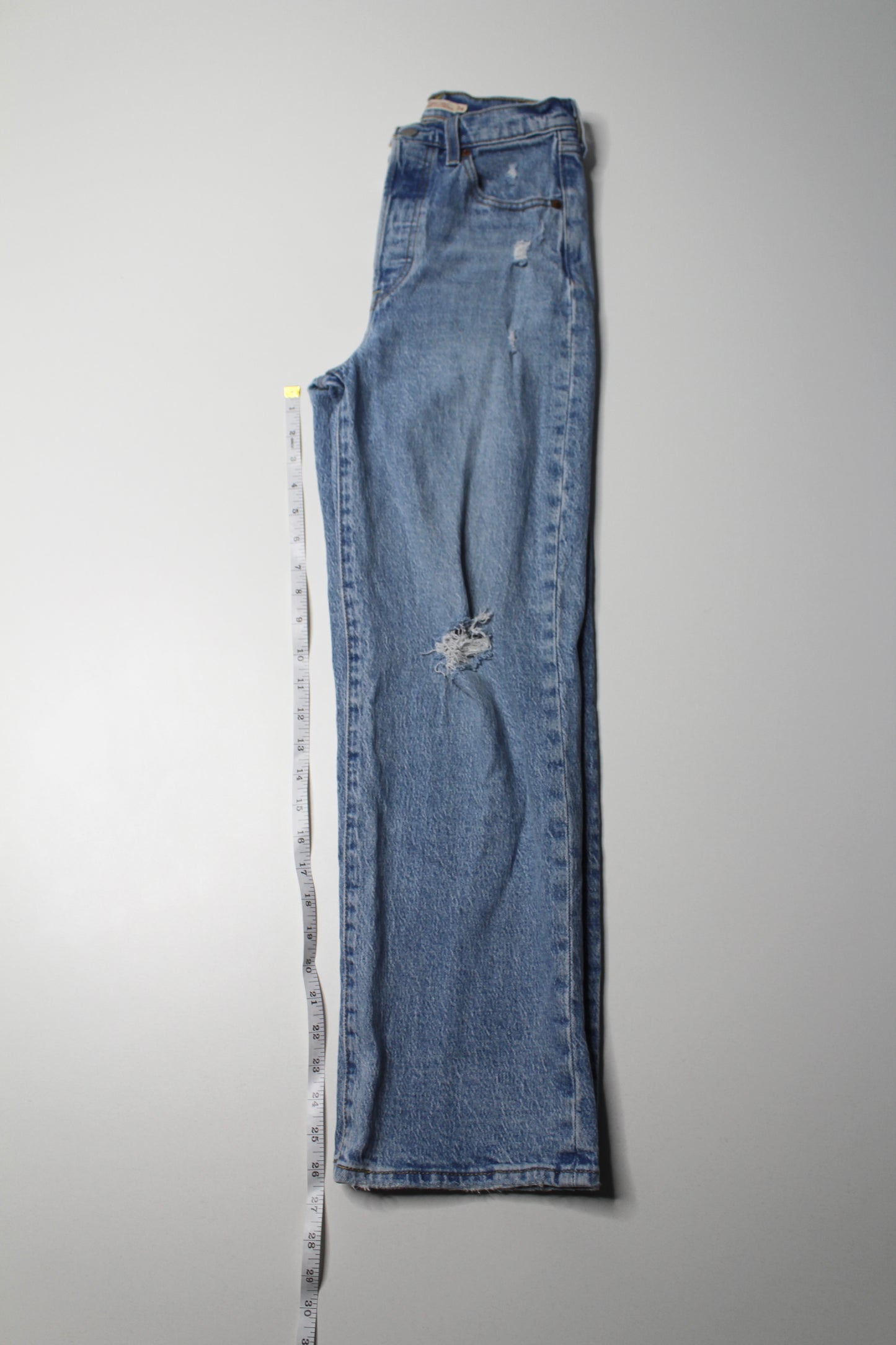 Levis ‘ribcage straight ankle’ jeans, size 24 (26”)