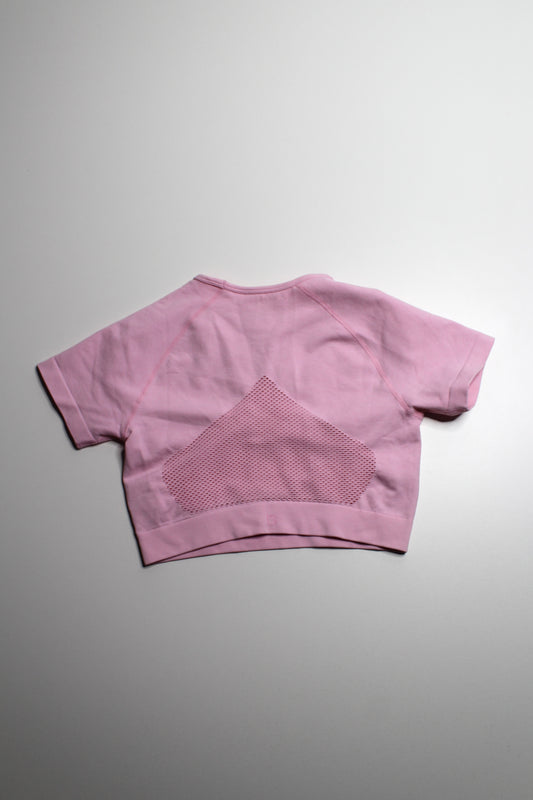 Buff Bunny pink seamless cropped t shirt, size medium *matching leggings available (sale: 20% off)