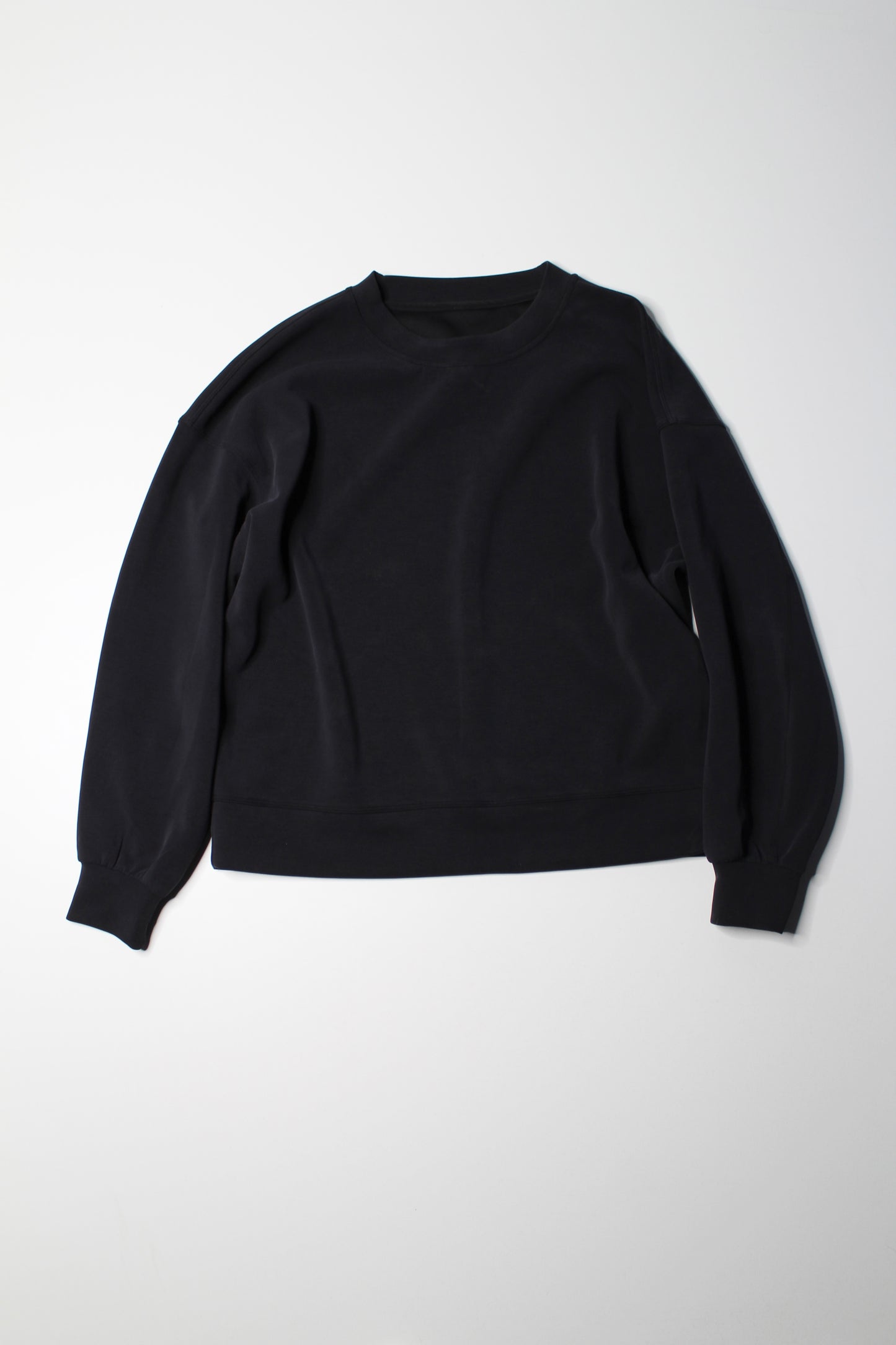 Lululemon black softstreme pullover, size 8