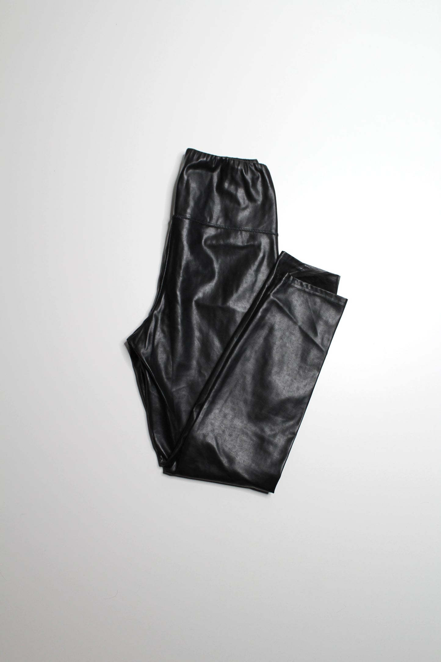 Aritzia Wilfred Free black 'daria' faux leather legging, size medium *full length