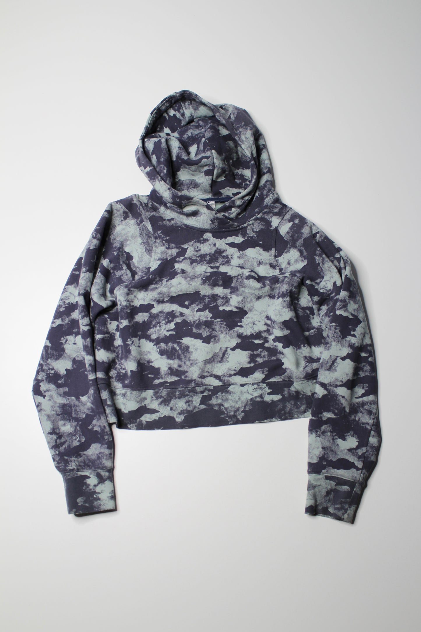 Lululemon heritage camo wash / blue multi ‘loungeful’ cropped hoodie, size 6 (relaxed fit) (sale: was $48)
