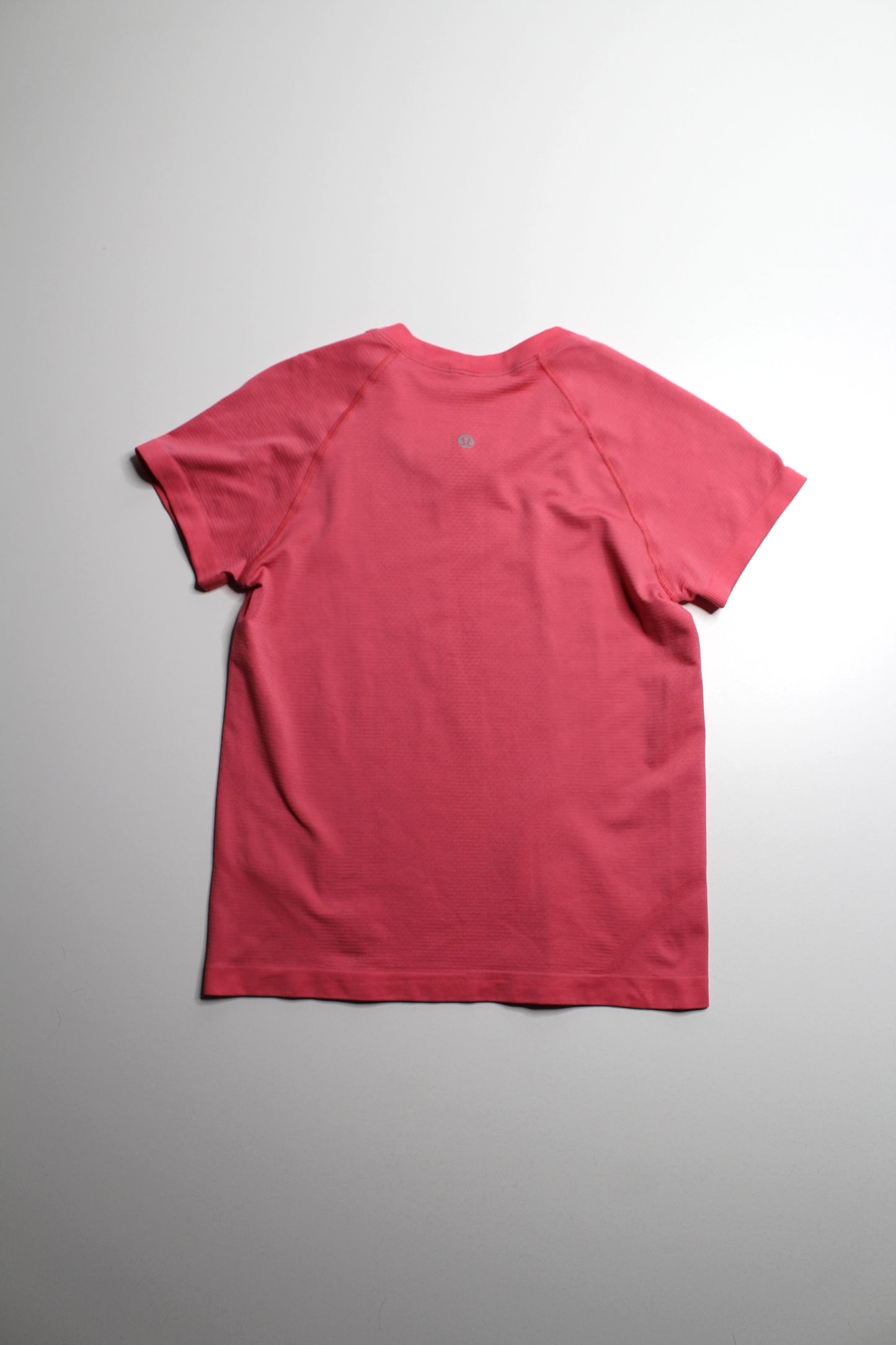 Lululemon pink ‘swiftly tech’ short sleeve, size 6