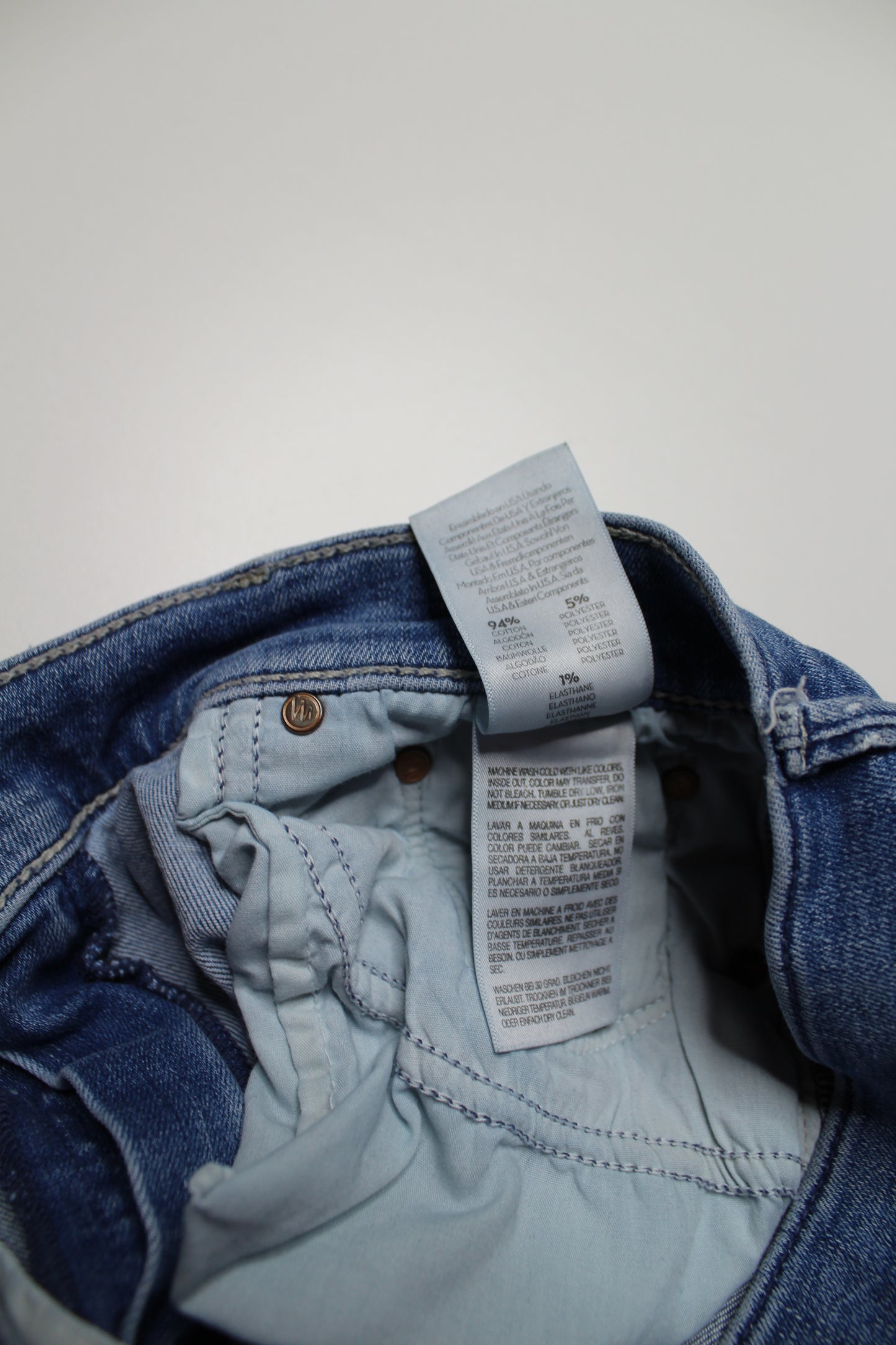 Mother sorry I’m staring ‘the insider step crop fray’ jeans, size 29 (26”) (fits like 28)