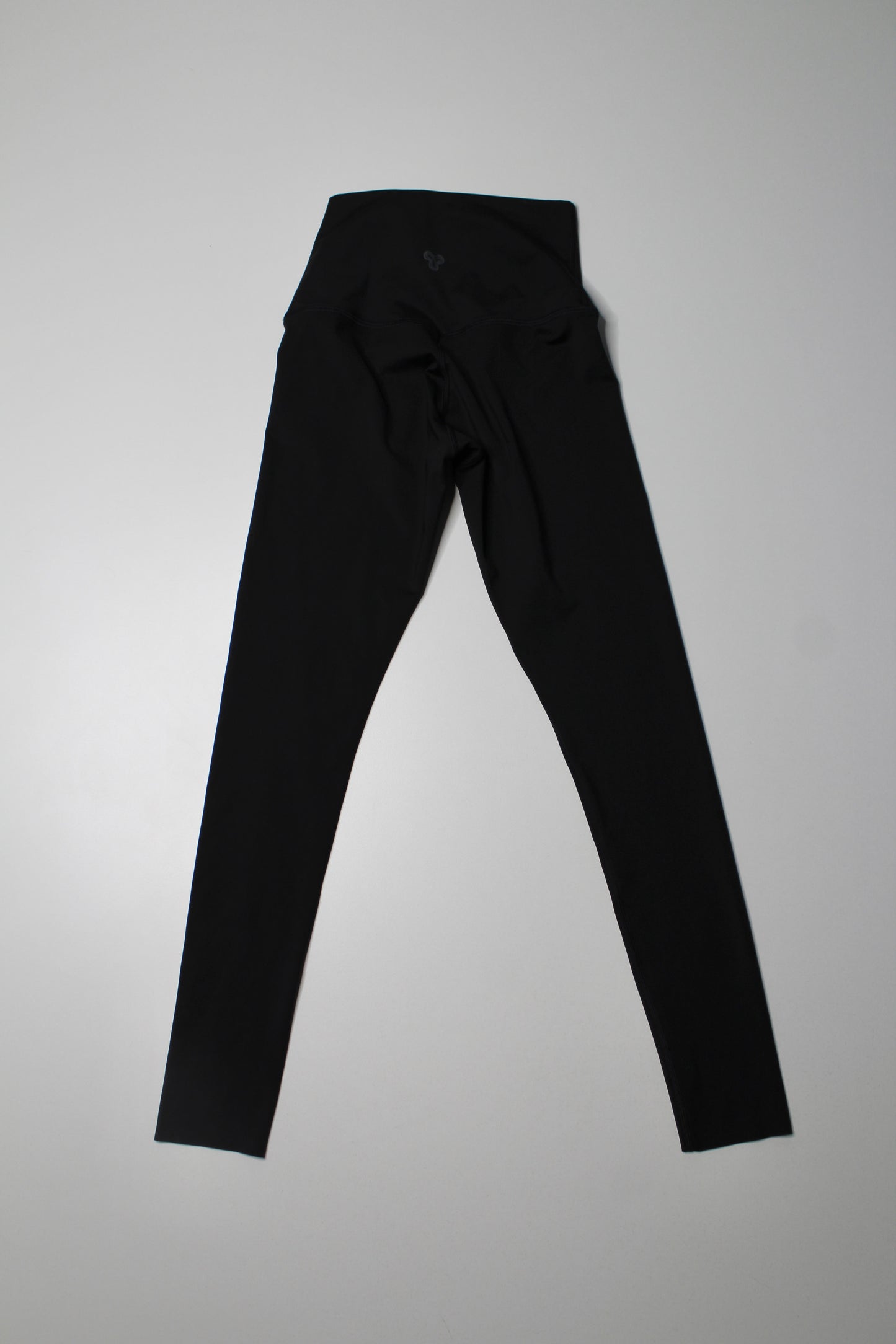 Aritzia TNA action black high rise leggings, size xs