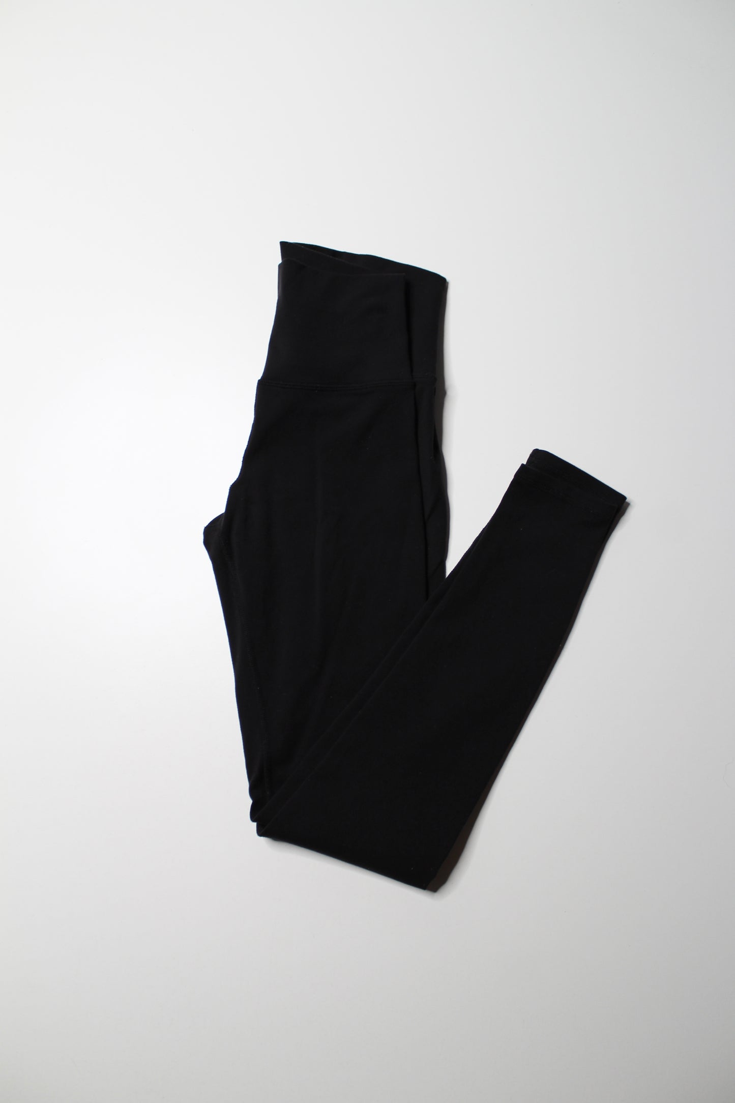 Alo Yoga black high rise leggings, size small (28")