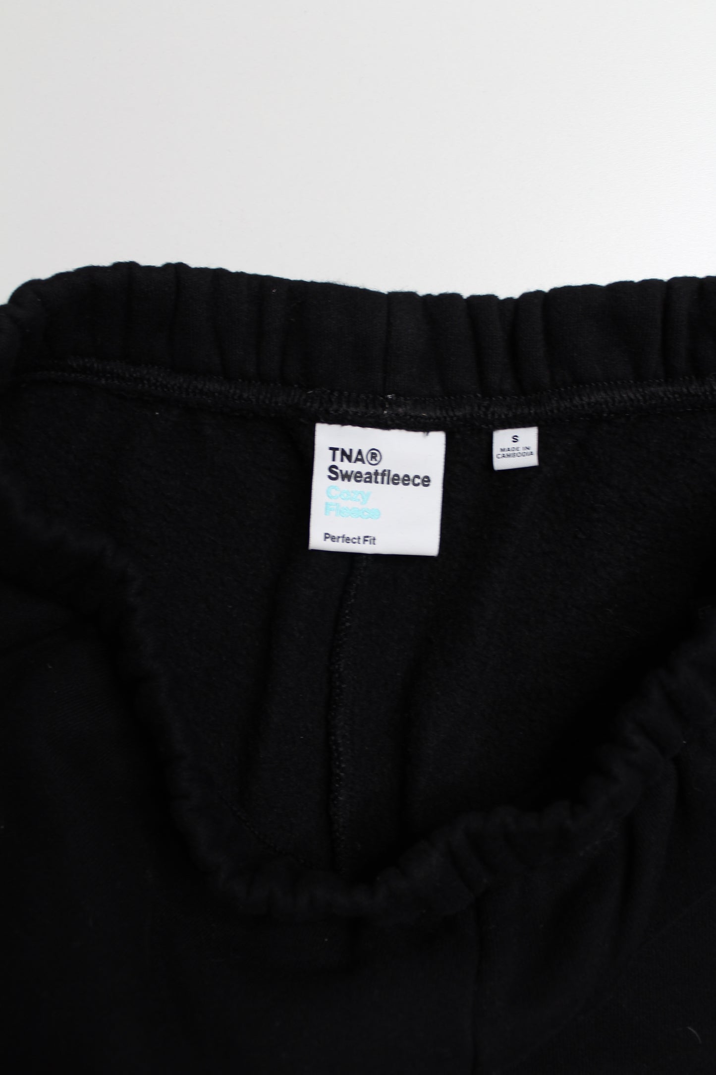 Aritzia TNA perfect fit ‘cozy fleece’ shorts, size xs