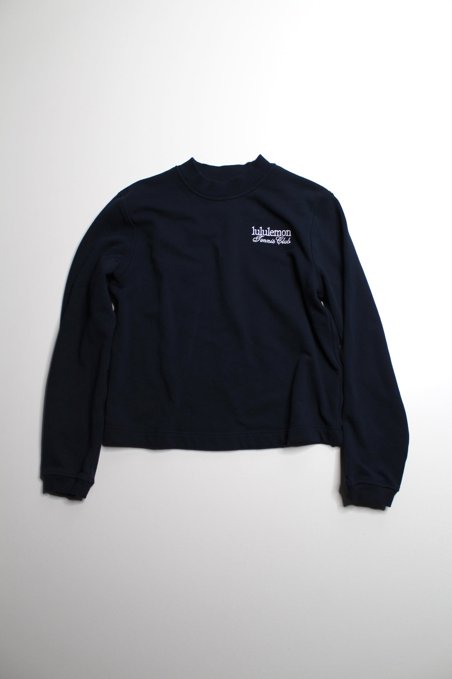 Lululemon navy ‘tennis club’ sweatshirt, no size. Fits like 6 (or size small)