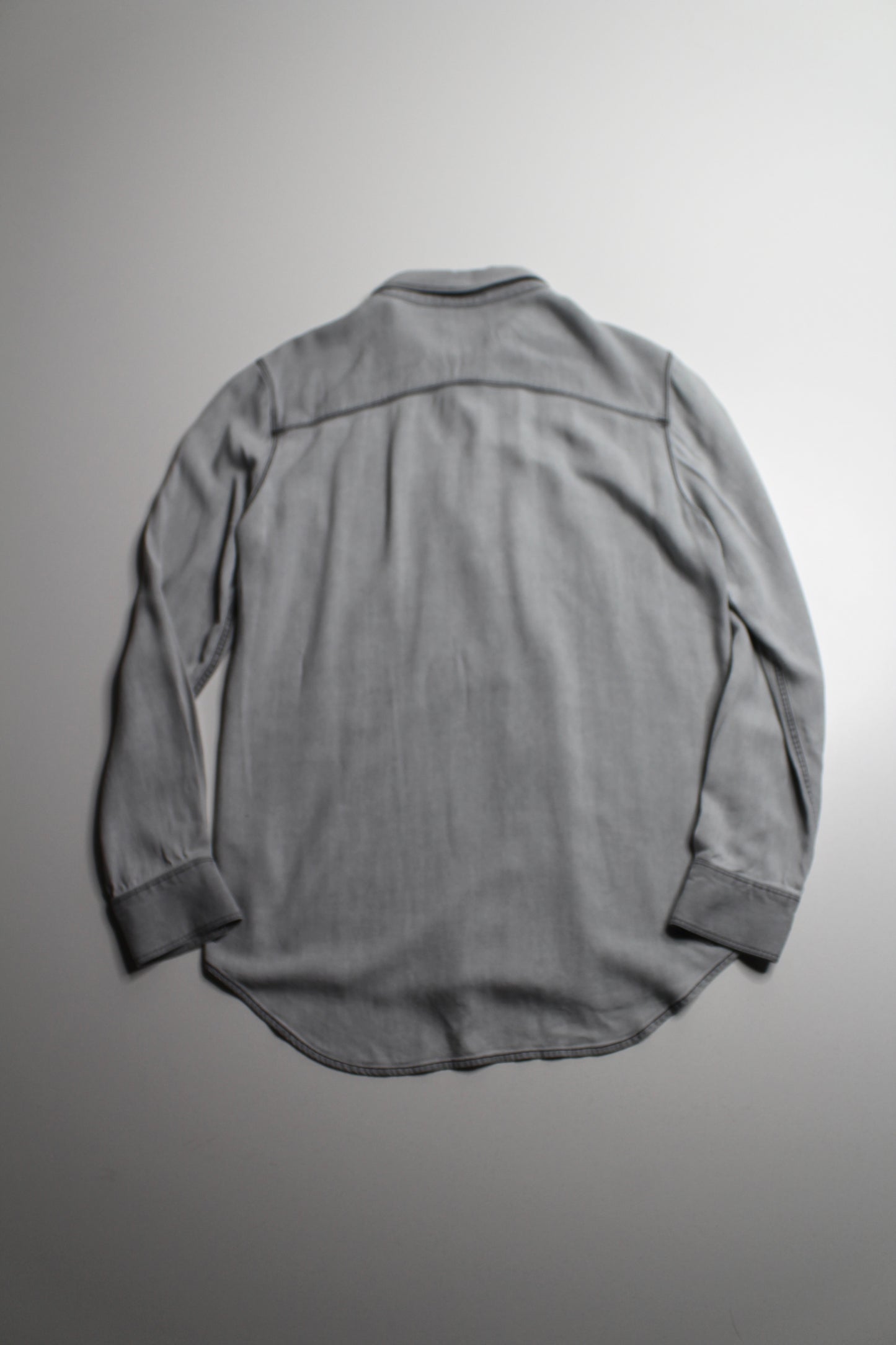 Aritzia Talula button up long sleeve, size small
