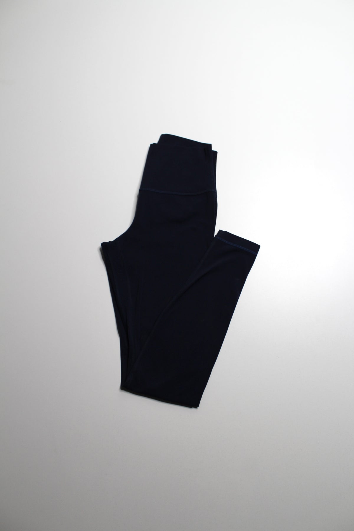 Lululemon true navy ‘align’ leggings, size 6 (28”)