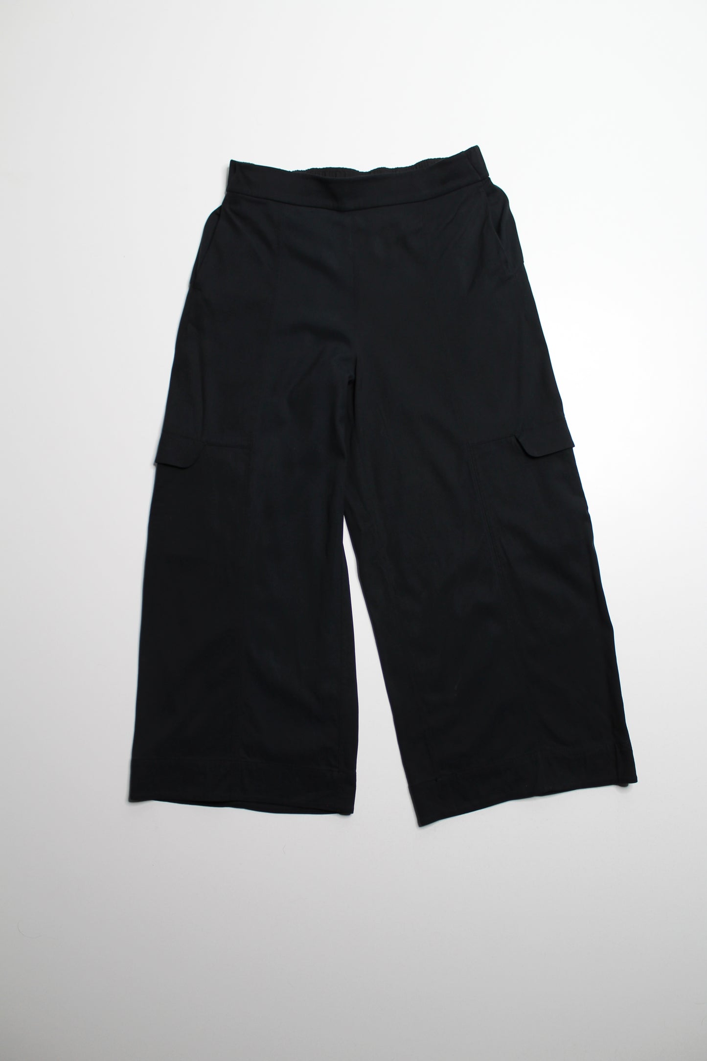 Lululemon black ‘metropolis maven high rise’ crop pant, size 6
