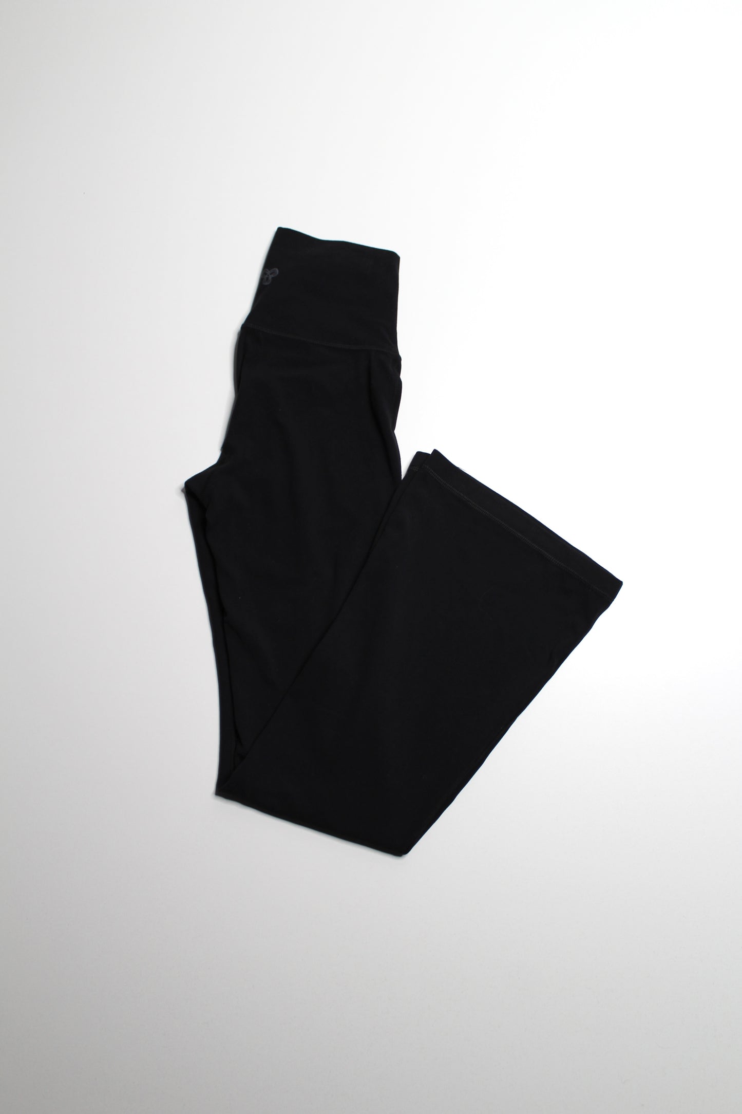 Aritzia TNA action hi-rise black flared pant, size xs (26”)